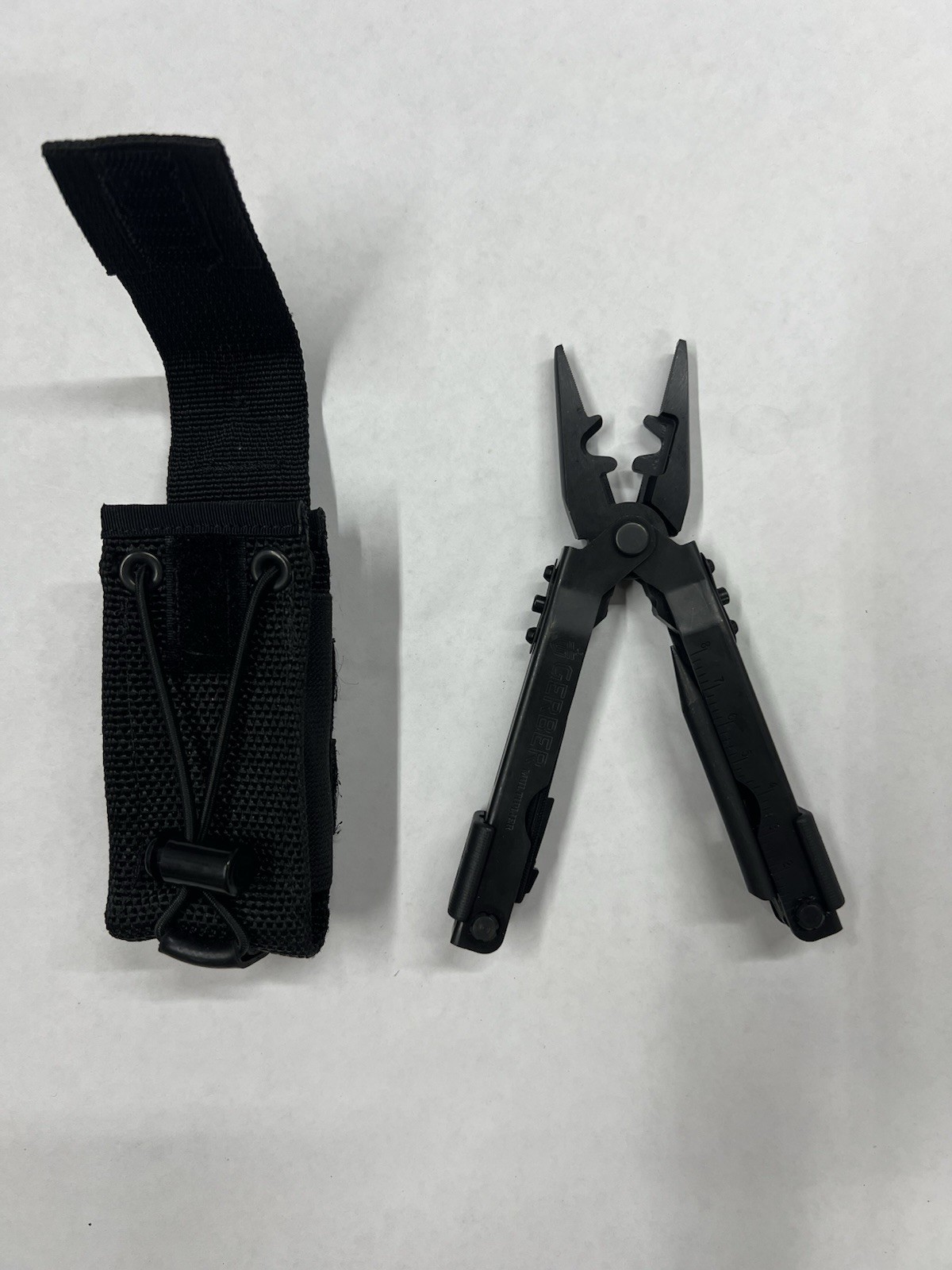 Gerber 12 Functions Multi Tool Plier, 9 Tools, 12 Functions, W/ Benchmade Sheath