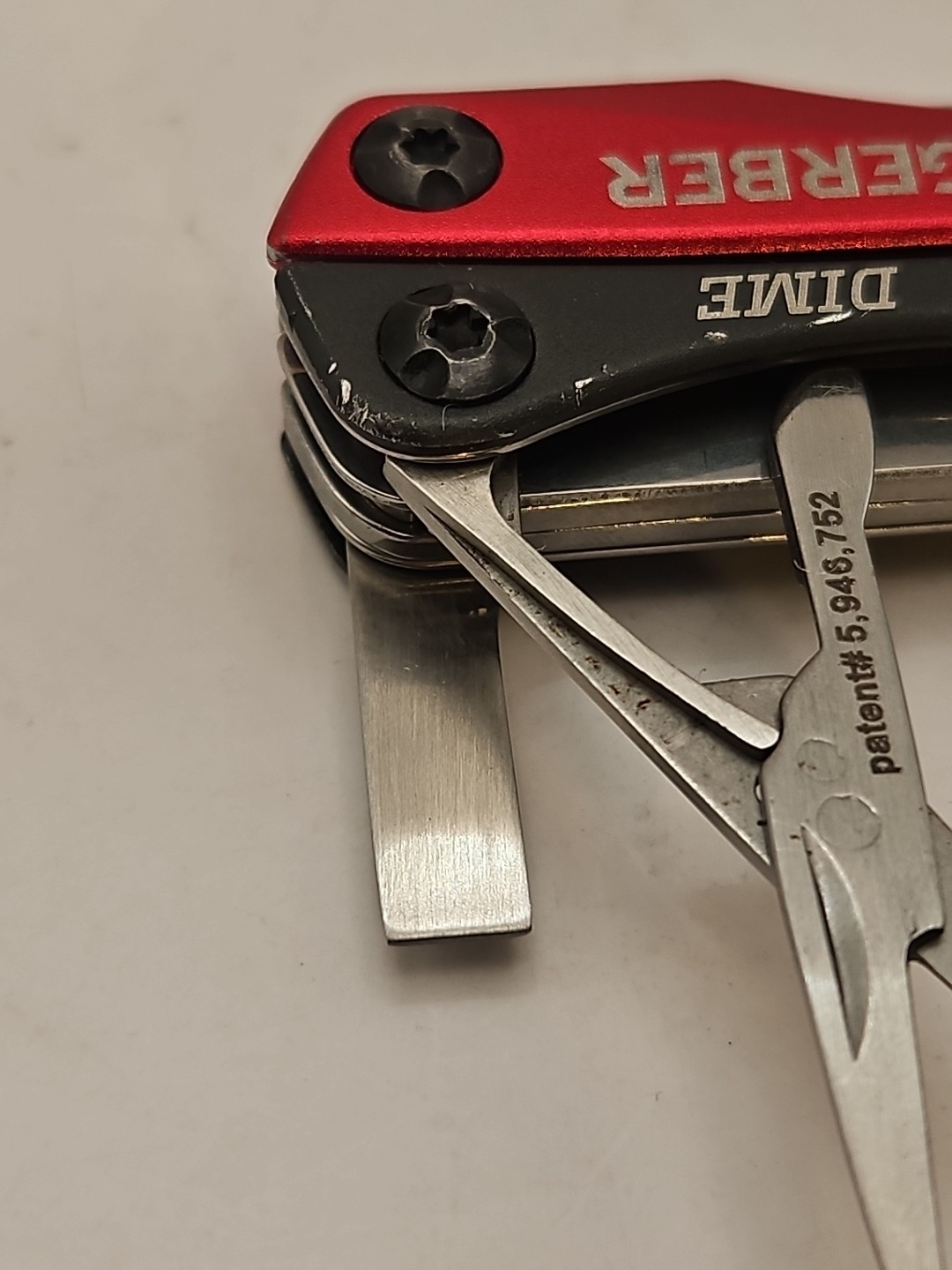 Gerber Dime Red compact multi-tool