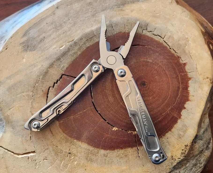 Leatherman Rev Stainless Steel Multi Tool Folding Knife – Excellent Cond. – G14