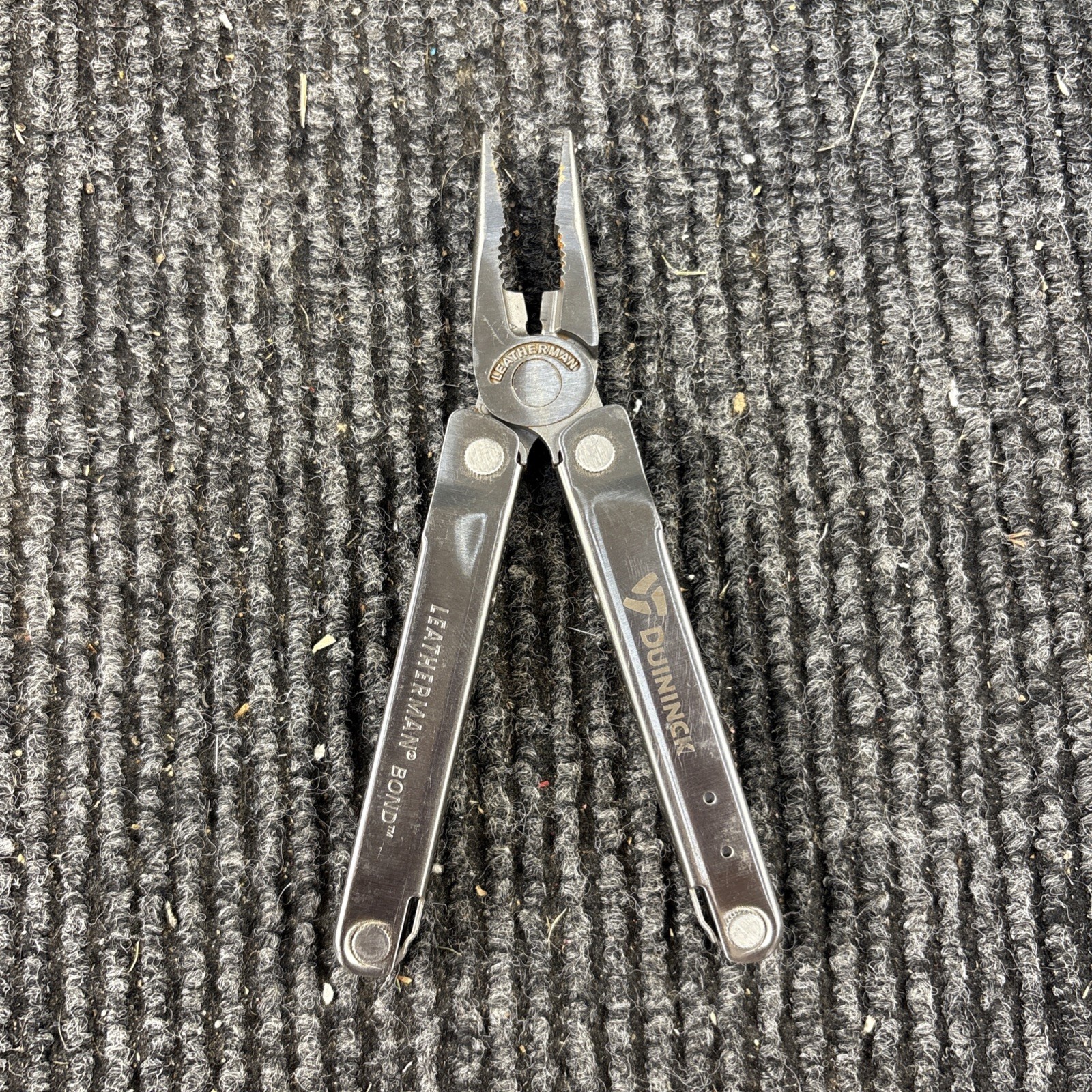 Leatherman Bond Multi-tool Multi Tool Silver Knife File Screwdriver Used (103)