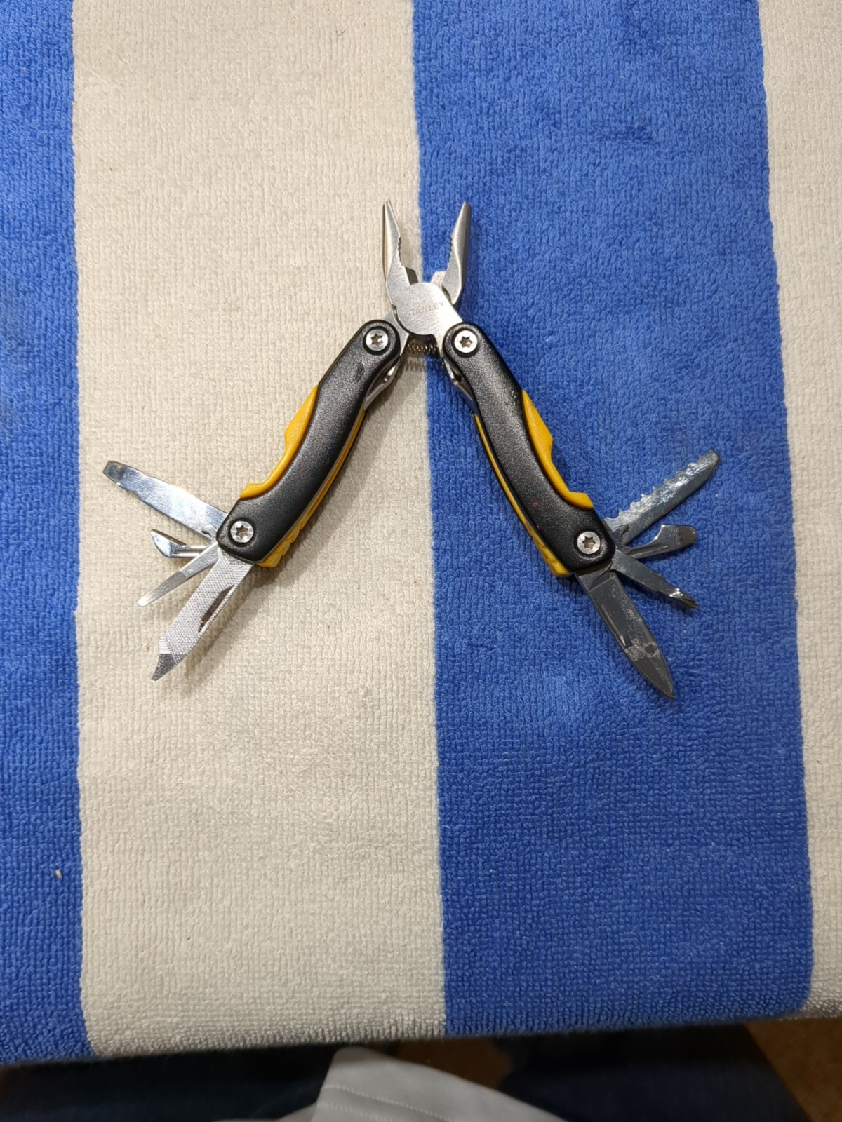 Lot Of 7 Multi tool Schrade, Kutzmaster, Swisstech, Cabelas, Stanley, Craftsman