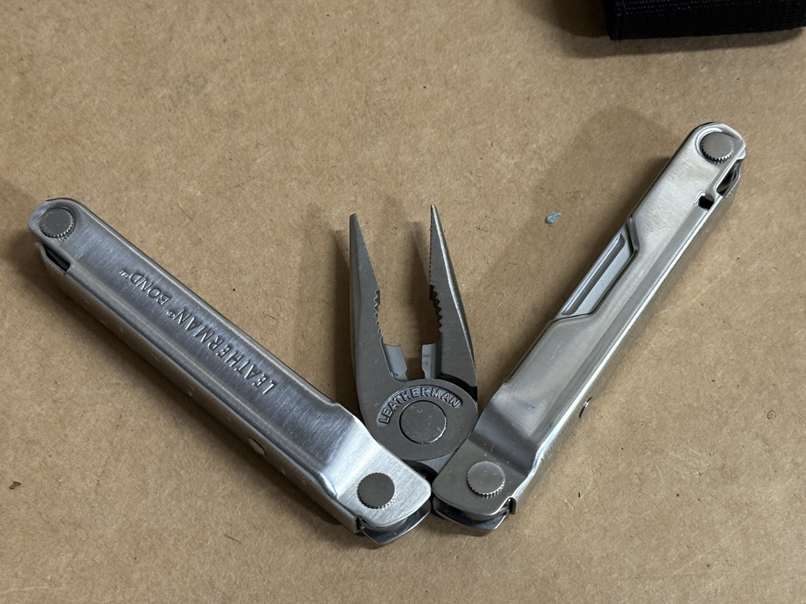 Leatherman Bond Multitool, Stainless Steel EDC Tool USA New