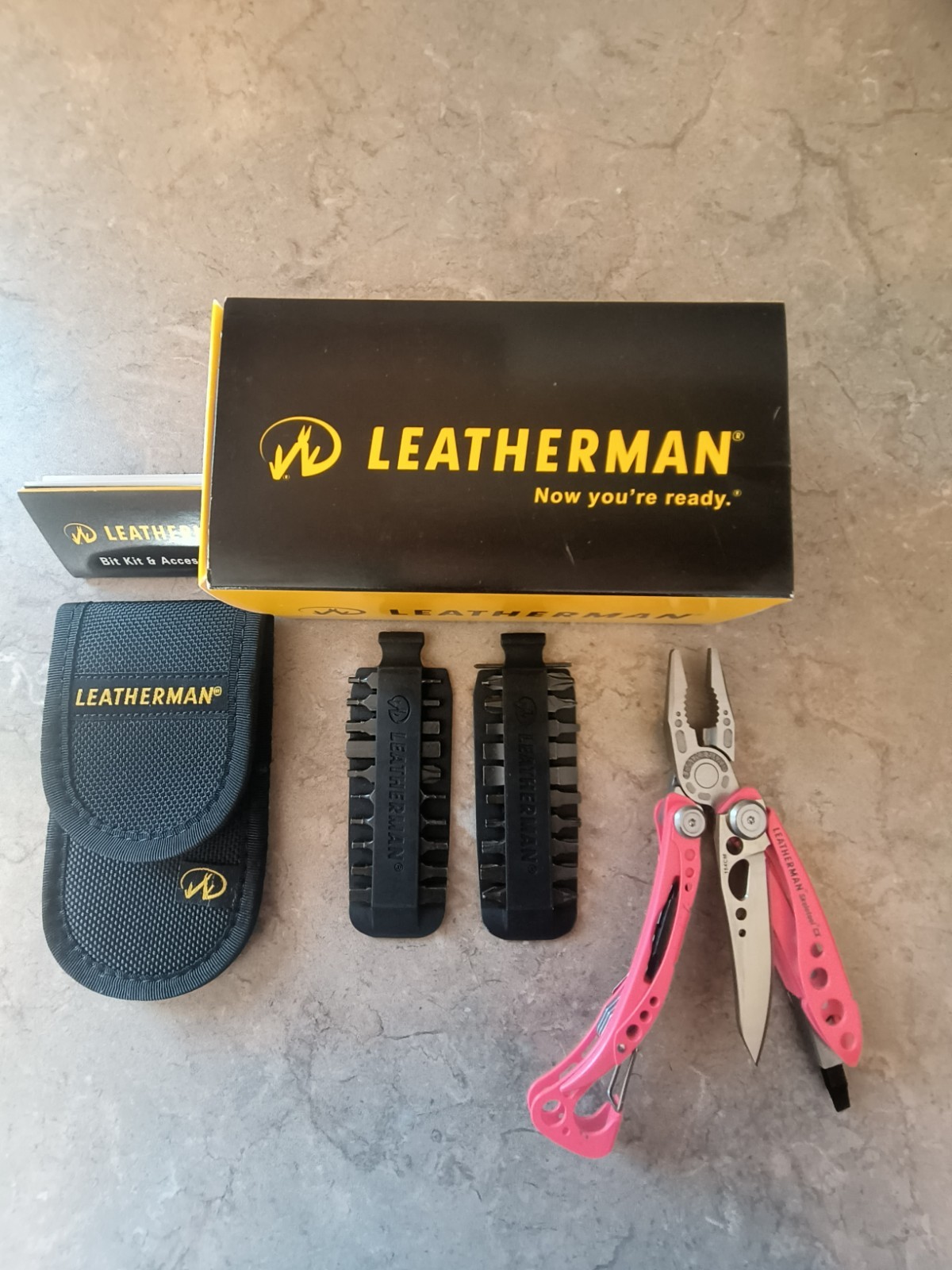 Leatherman Skeletool CX Guava 833143 Mutli-Tool/Bit Kit/Nylon Sheath 934860