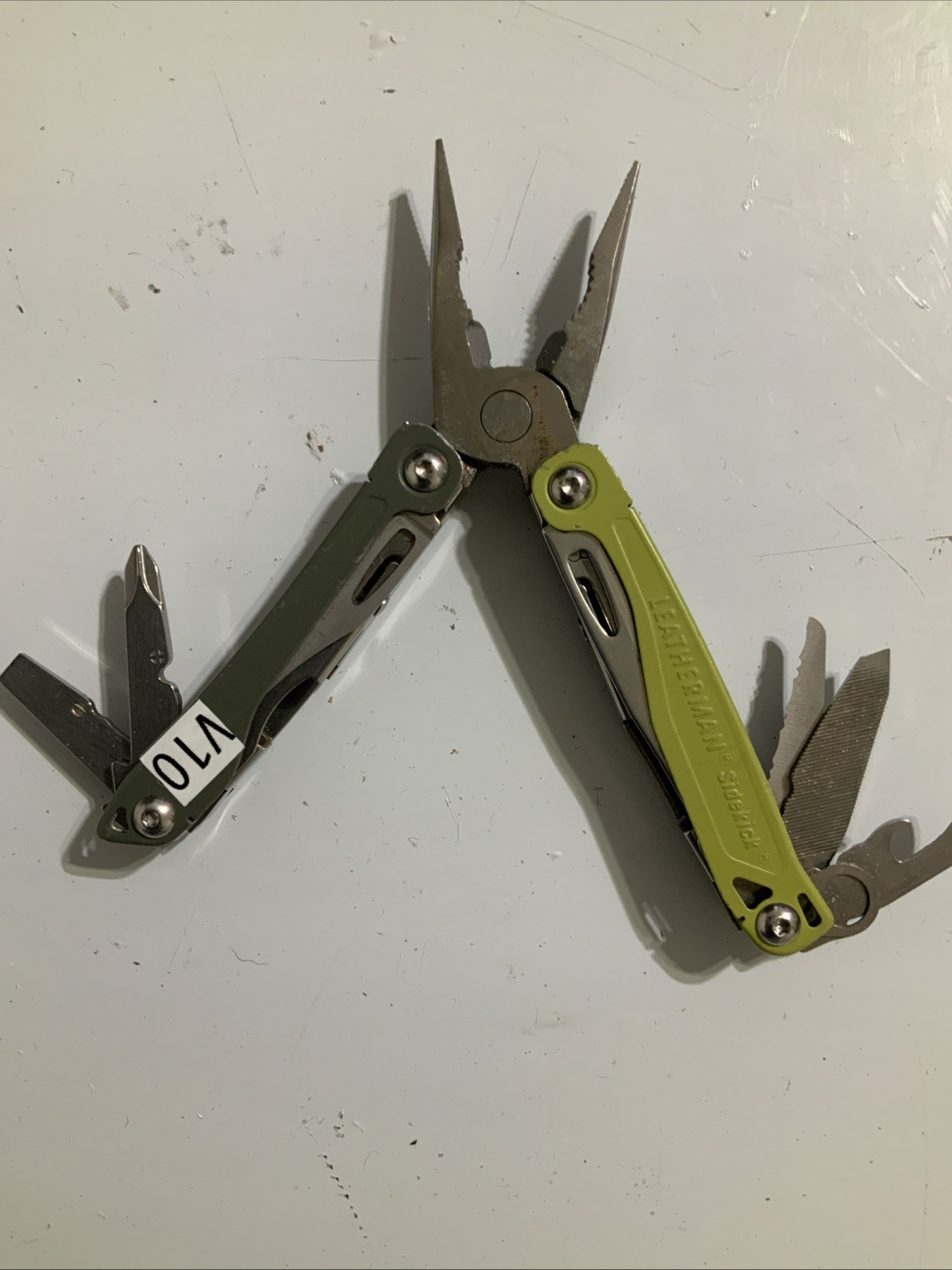 LEATHERMAN SIDEKICK® 14 Tool Stainless Steel Multi-Tool Green w/ Sheath – V10