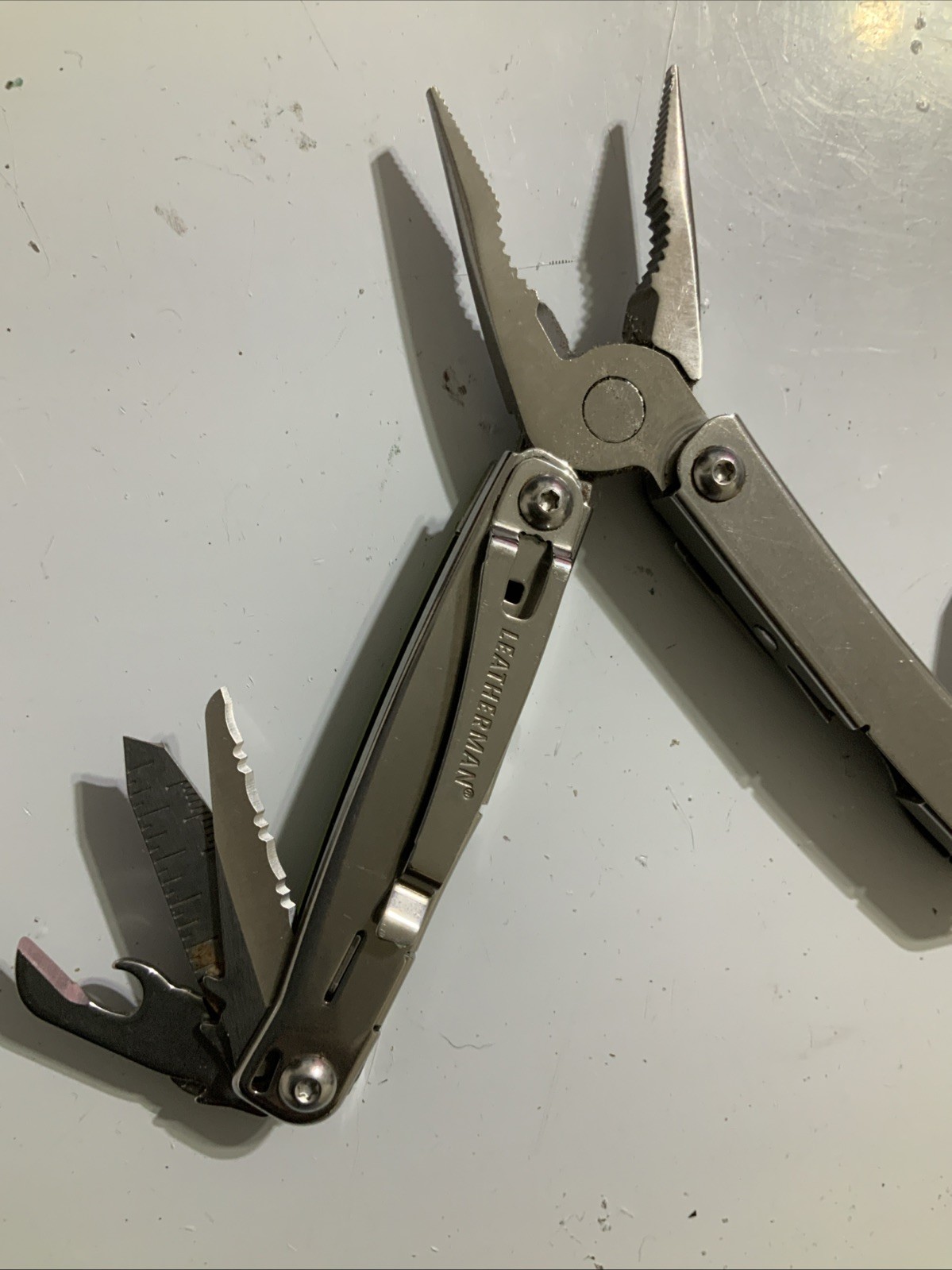 LEATHERMAN SIDEKICK® 14 Tool Stainless Steel Multi-Tool Green w/ Sheath – V10
