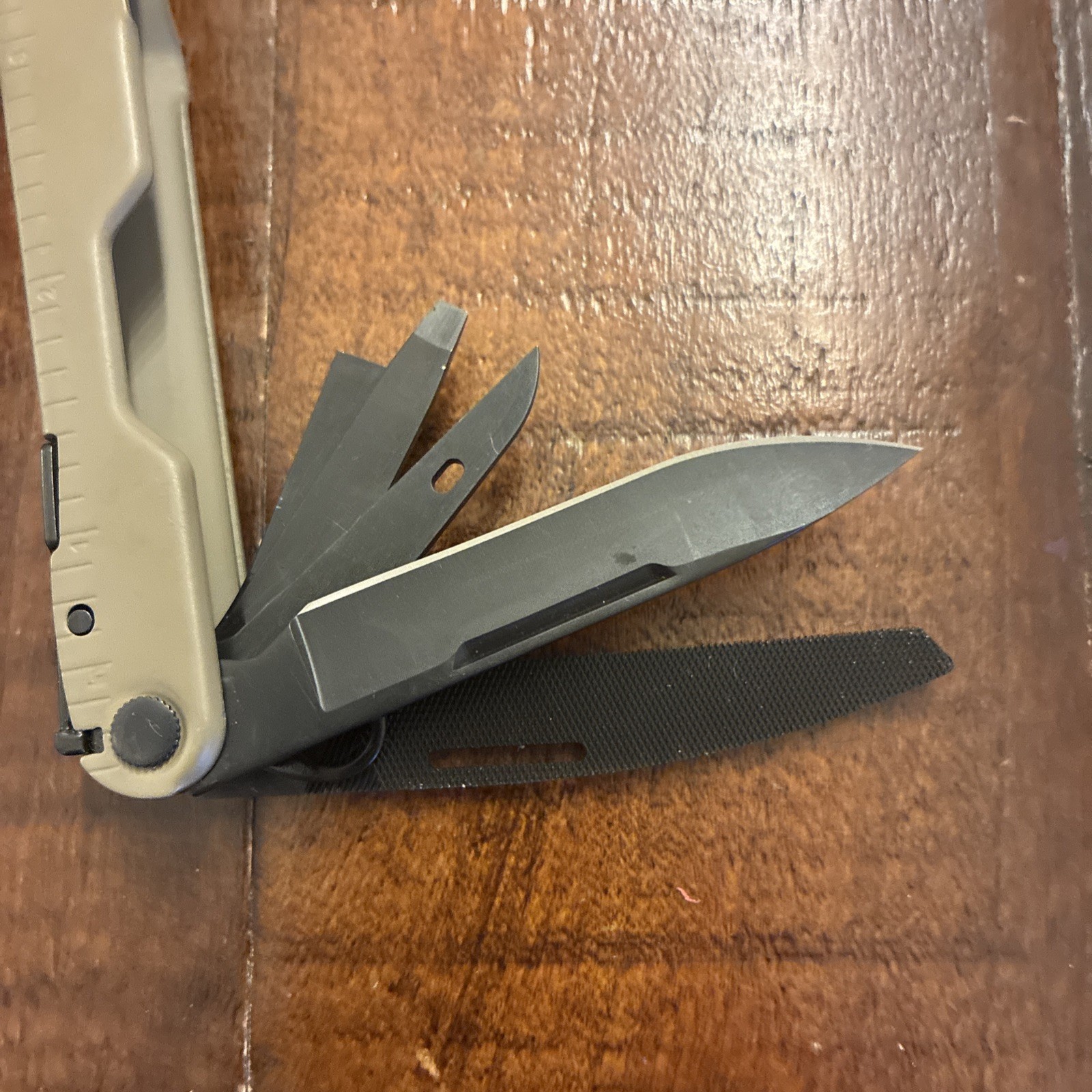 Leatherman Rebar Multi-Tool Coyote Tan – Very Clean!