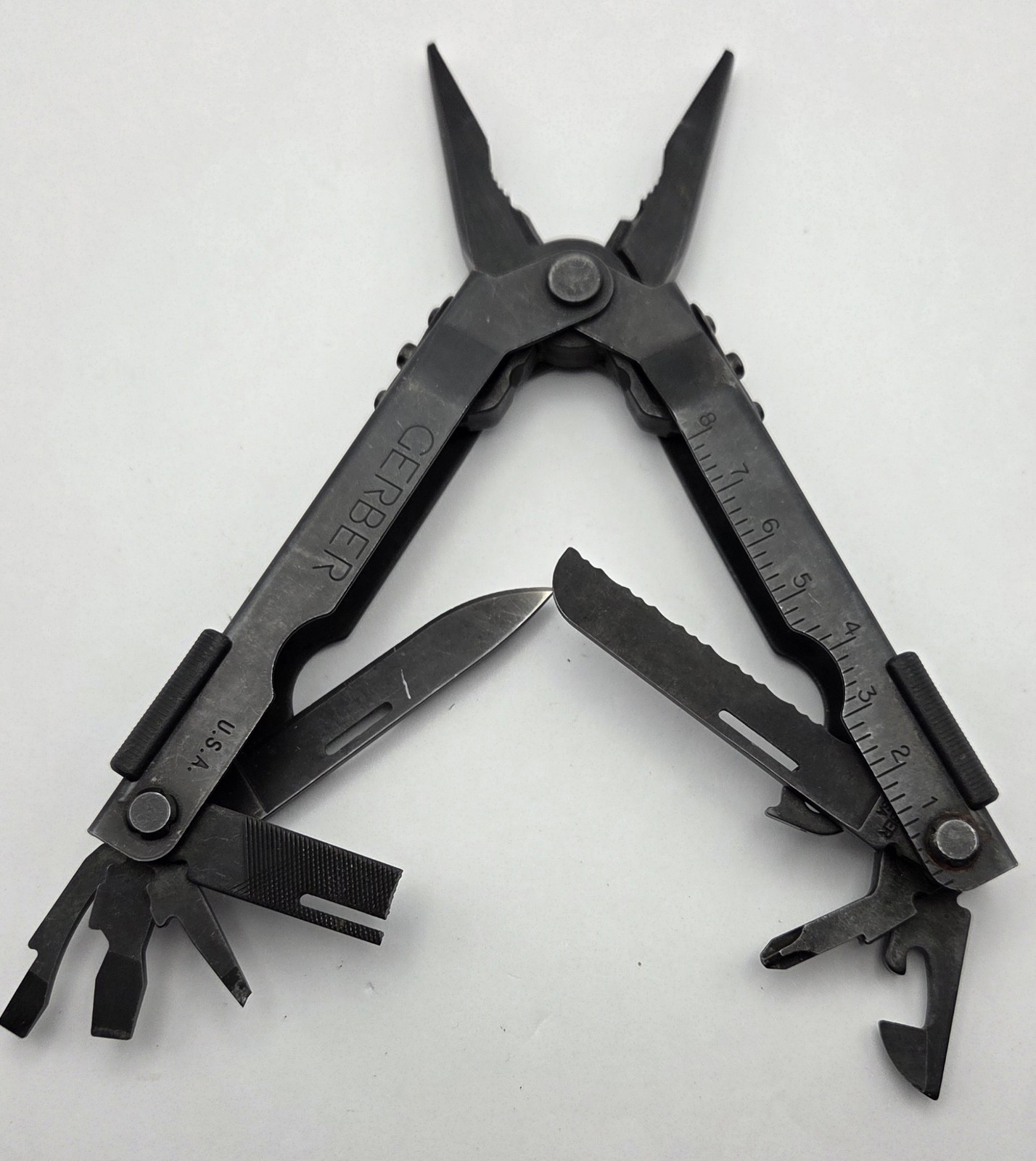 Gerber MP600 Multi-Plier Multi-Tool – Black Oxide Knife L-1
