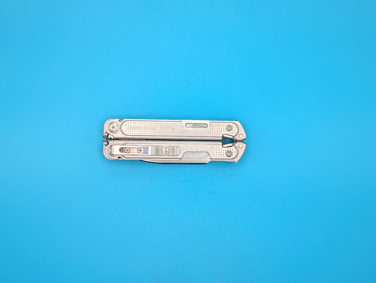 Leatherman Free P4 Multi-Tool! With Sheath! RETIRED!