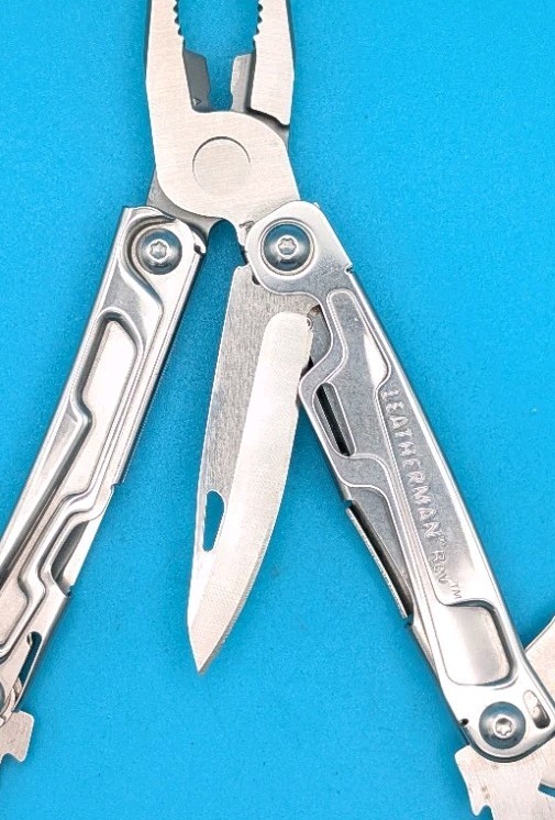 Leatherman Rev 3.8″ Multi-Tool, Stainless!