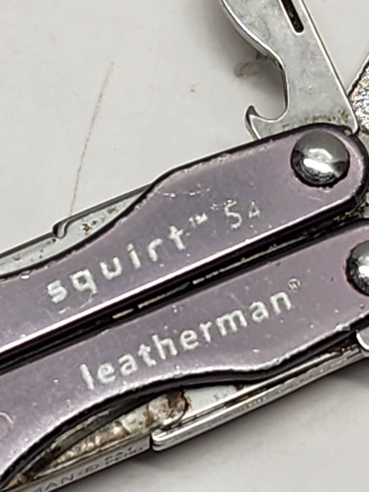 Leatherman Squirt S4 Multi-Tool Scissor Pocket Knife Grey Purple Tone Stainless