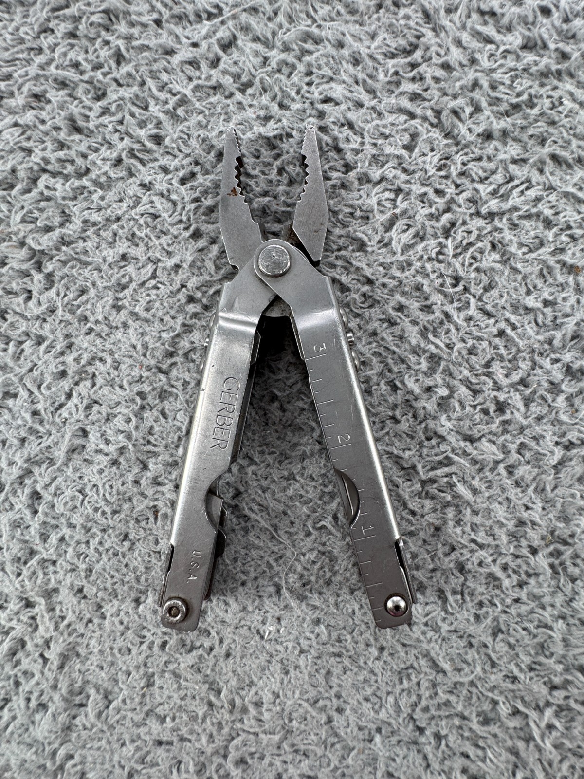 Gerber Multi-Plier 600, Carbide Cutters, Bluntnose – Gray