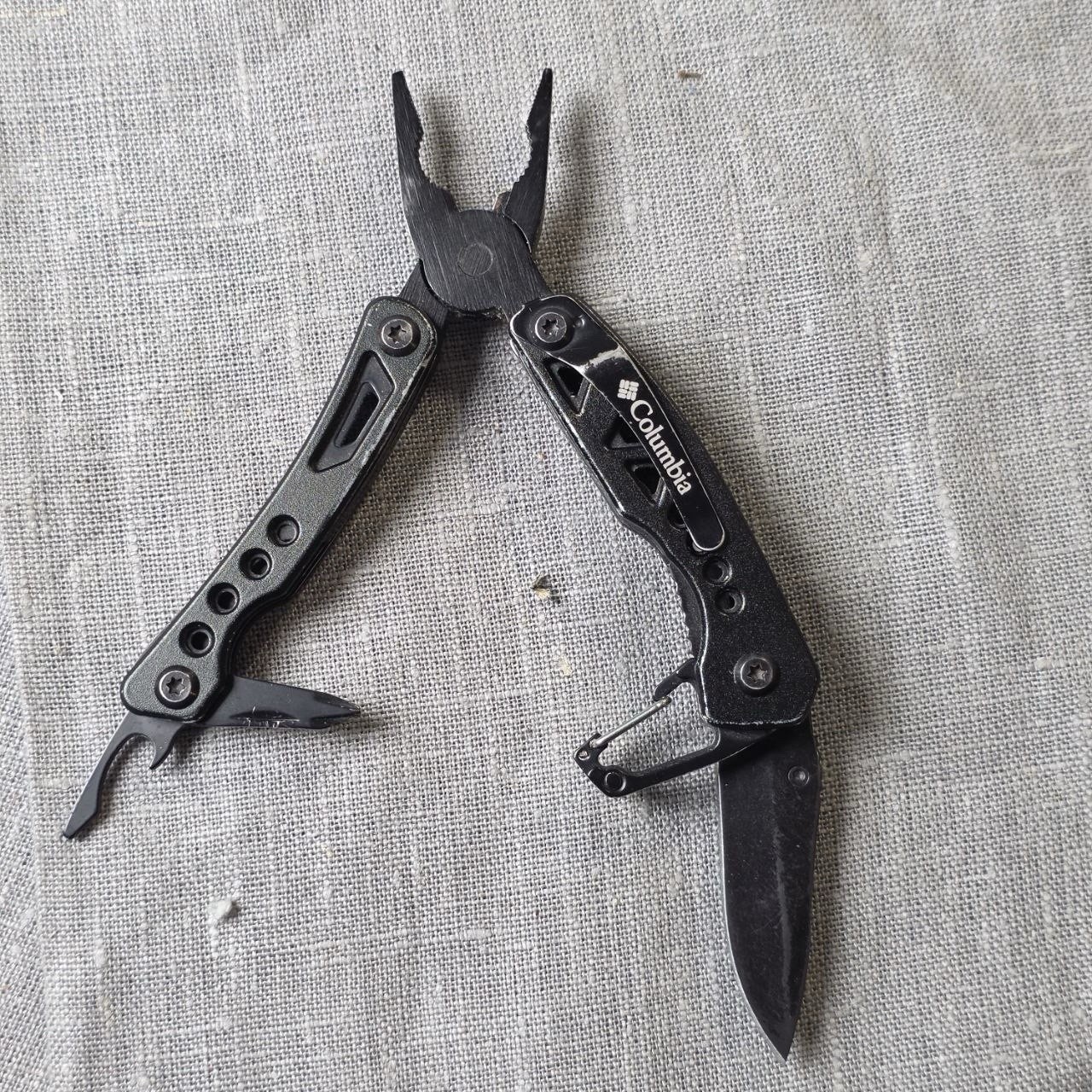 Columbia 9 Function Tactical Multi Tool Black Pliers Knife Saw Carabiner