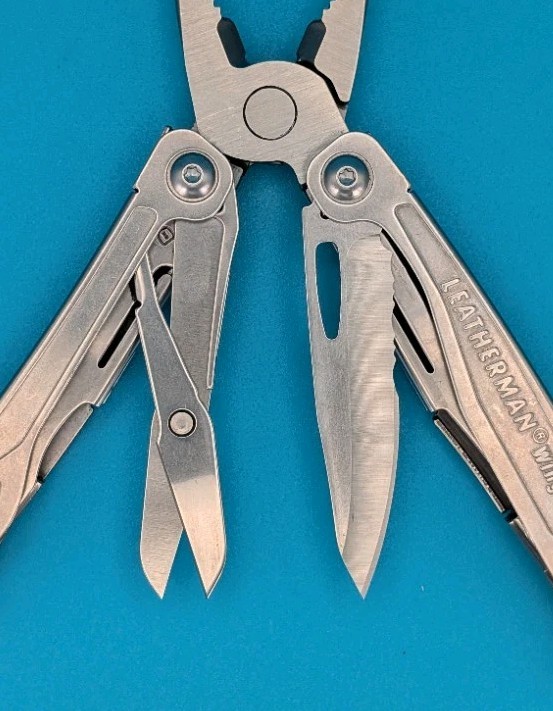 LEATHERMAN WINGMAN MULTI-TOOL! FAST SHIPPING!