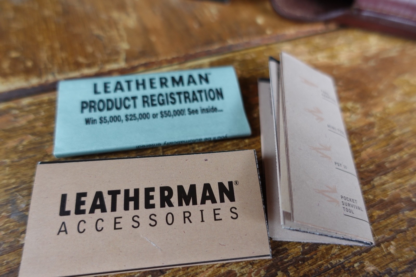 Leatherman Wave Multi Tool w/Leather Sheath box and all papers date 0998