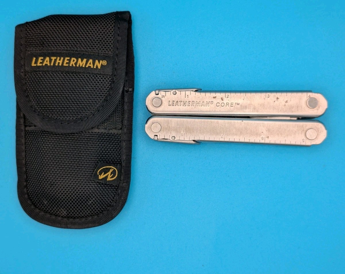 Leatherman Core Multi-Tool! FAST SHIPPING! WITH SHEATH!