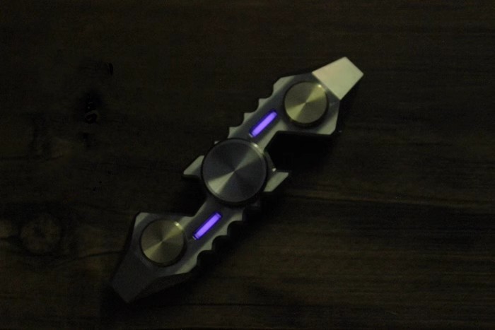 Titanium+Brass Hand Twisting Spinning Top Crowbar Bottle Opener Spinner Gyro Toy
