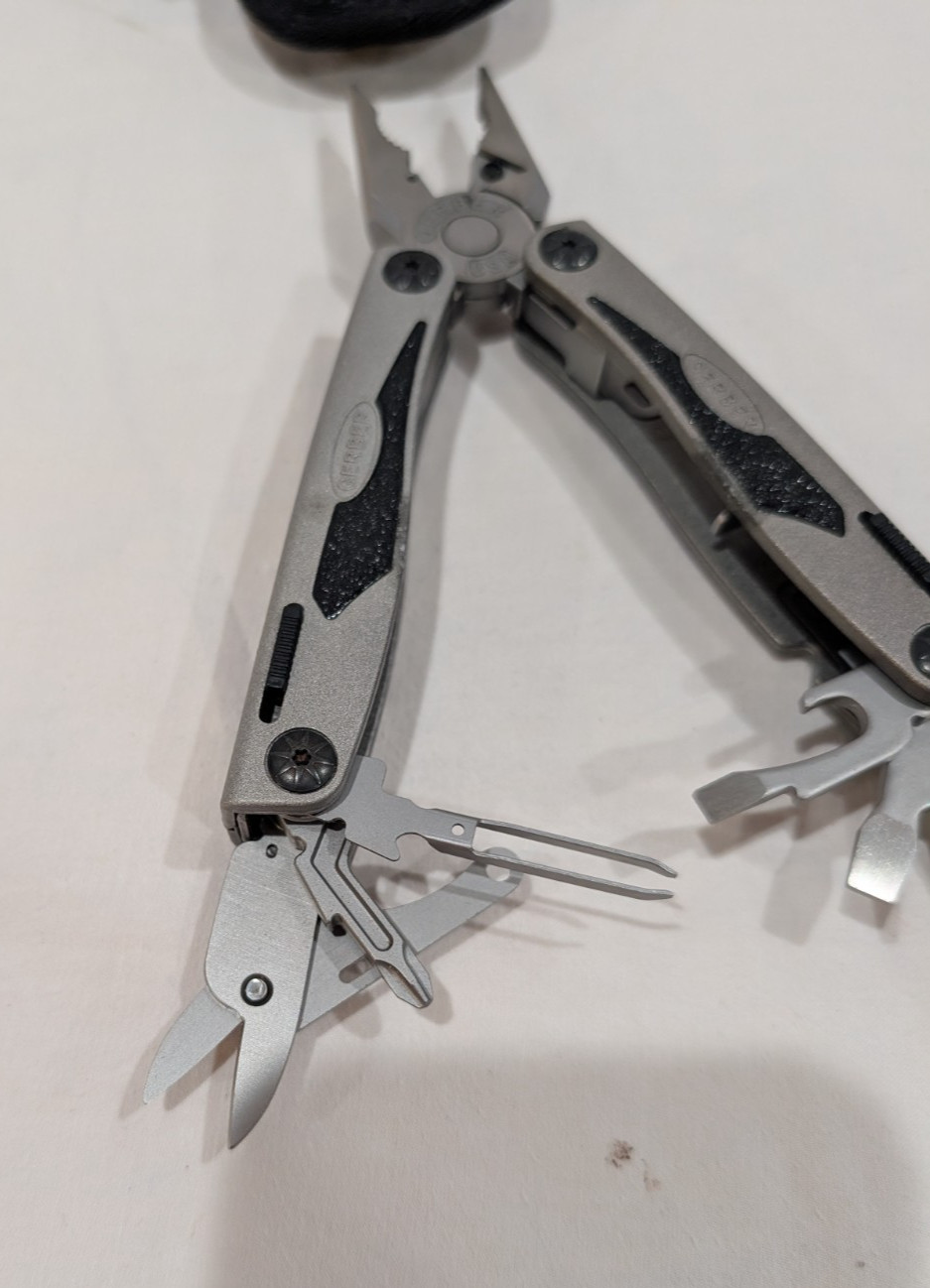 Gerber Multi-Tool 8 Tool Pliers Knife With Sheath Case Ships Free