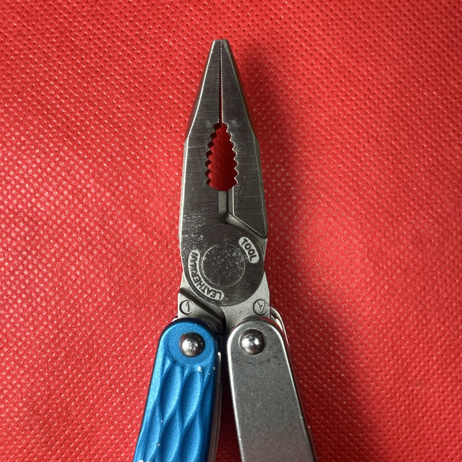 Rare & Discontinued Blue Gen 2 Leatherman Juice CS4, Fish, Home, Great EDC
