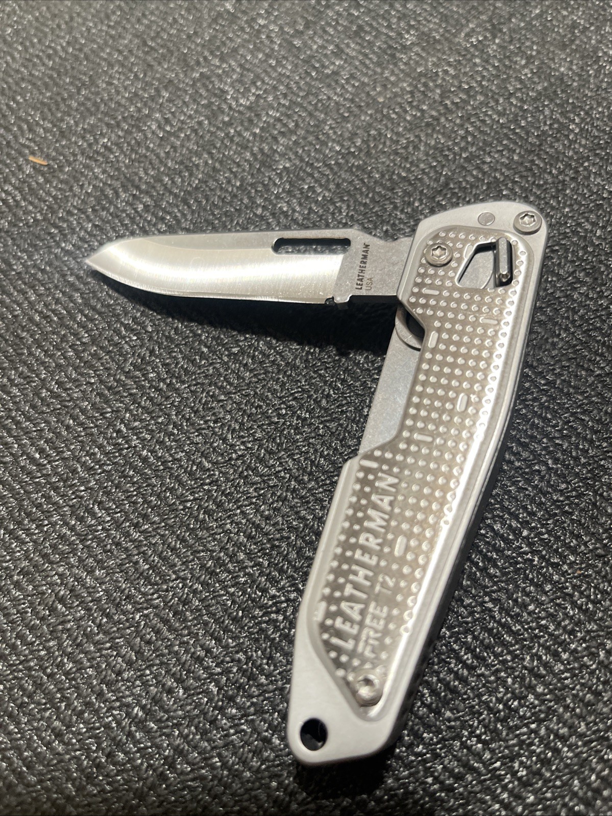 LEATHERMAN FREE T2 MULTI-TOOL EDC POCKET KNIFE Multitool