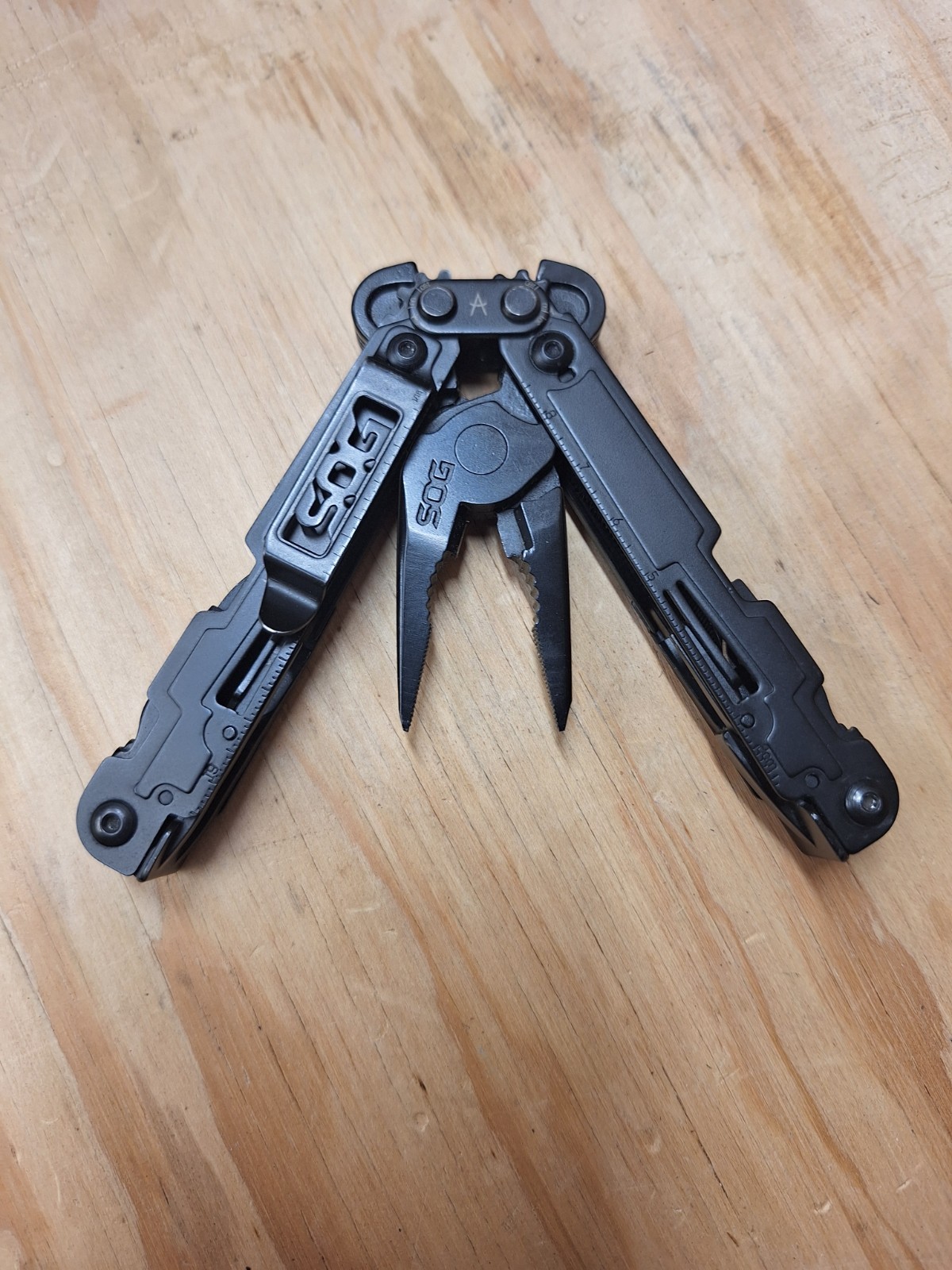 SOG Power Access Multitool Black