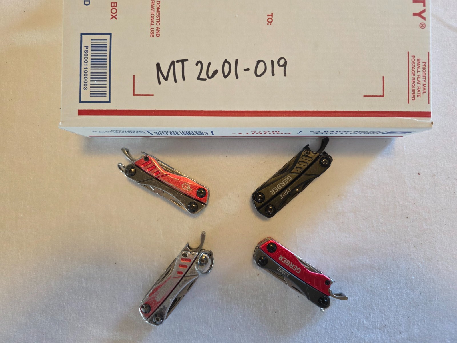 MT2601-019 – 4x Gerber Mini Multi-Tools + Case Free Shipping Used