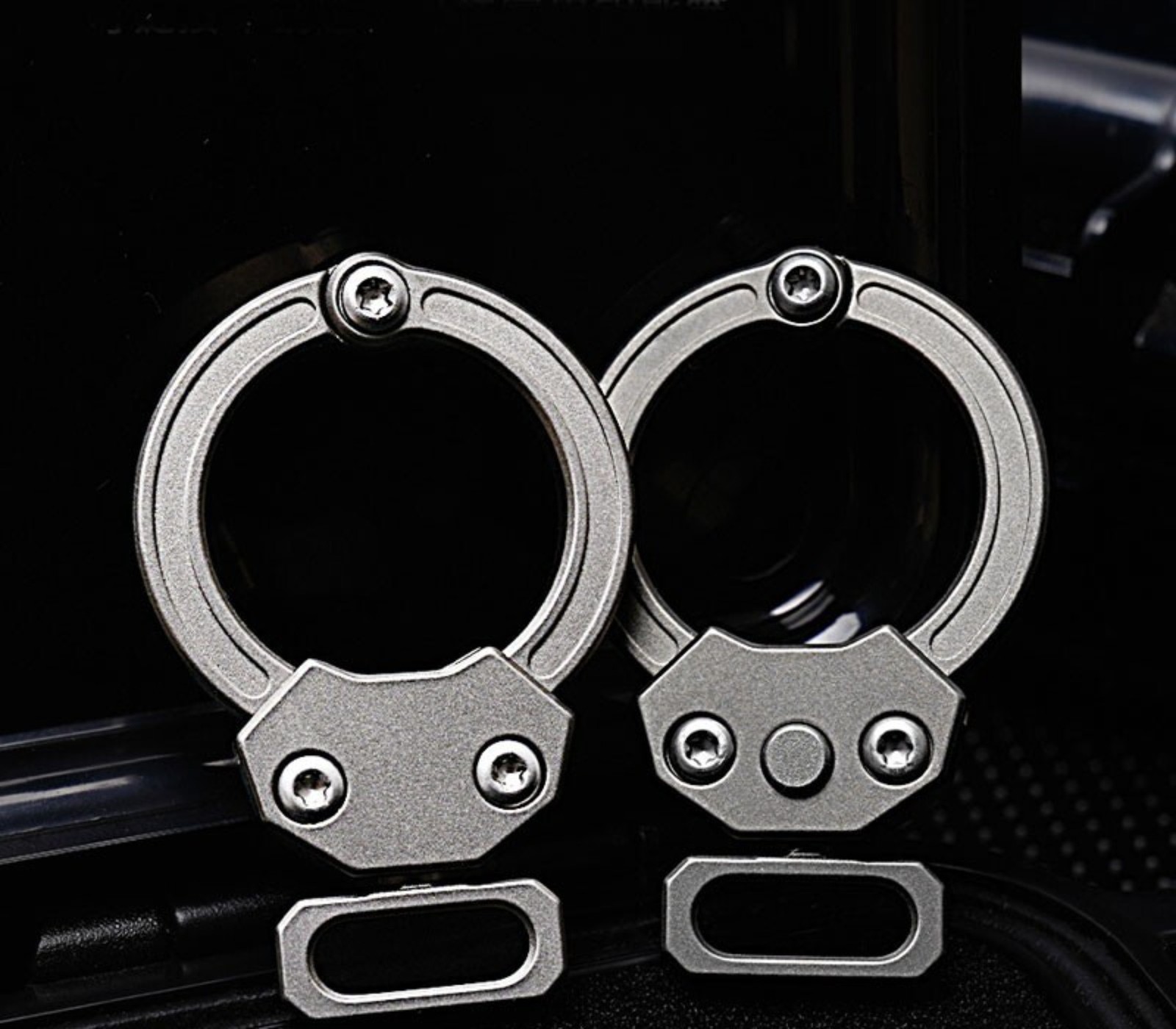 Titanium Alloy + Leather Portable Car Universal Keychain EDC Hanging Buckle Tool