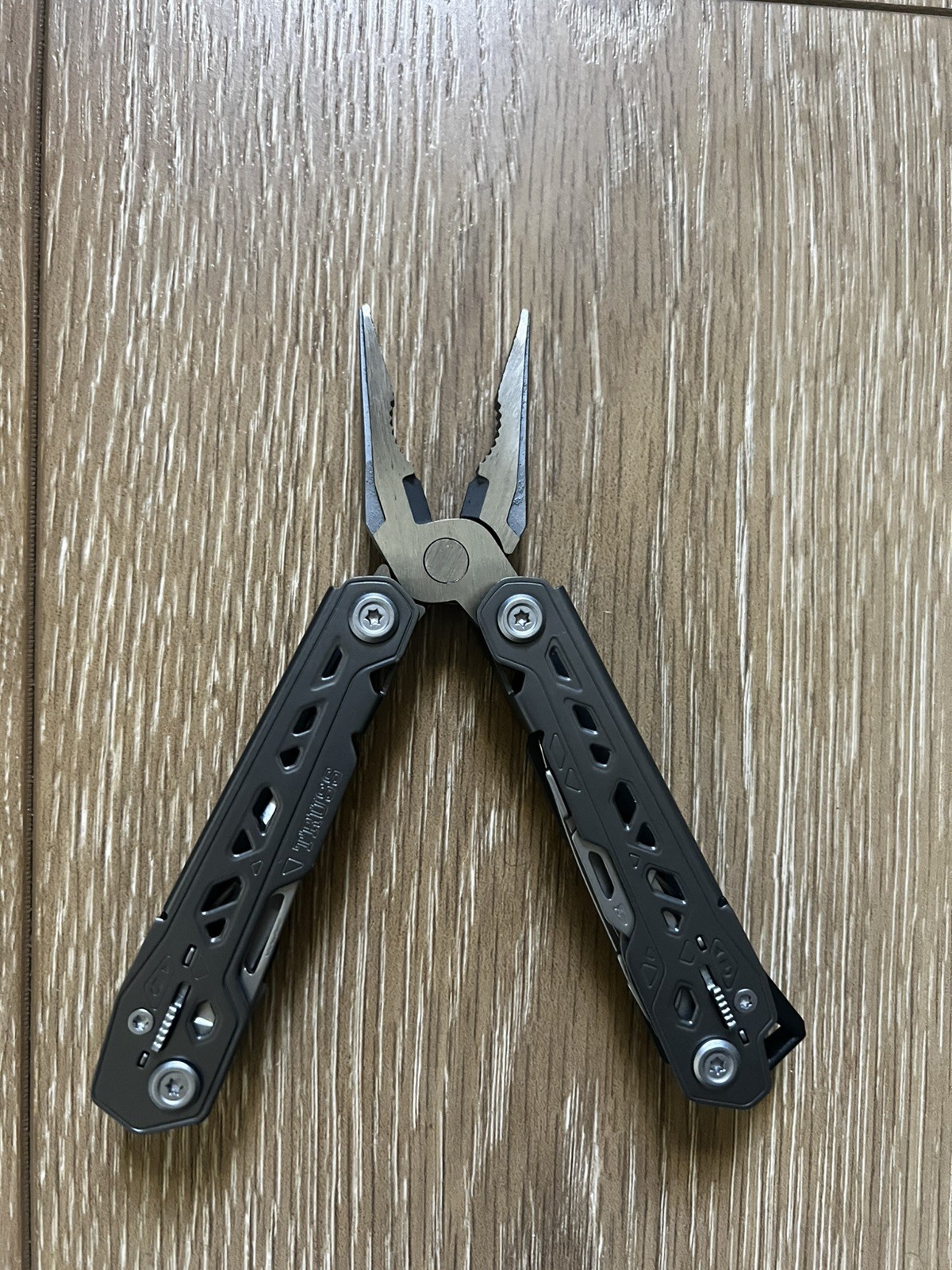 Gerber 30-001343 Truss Multi-Tool with Sheath