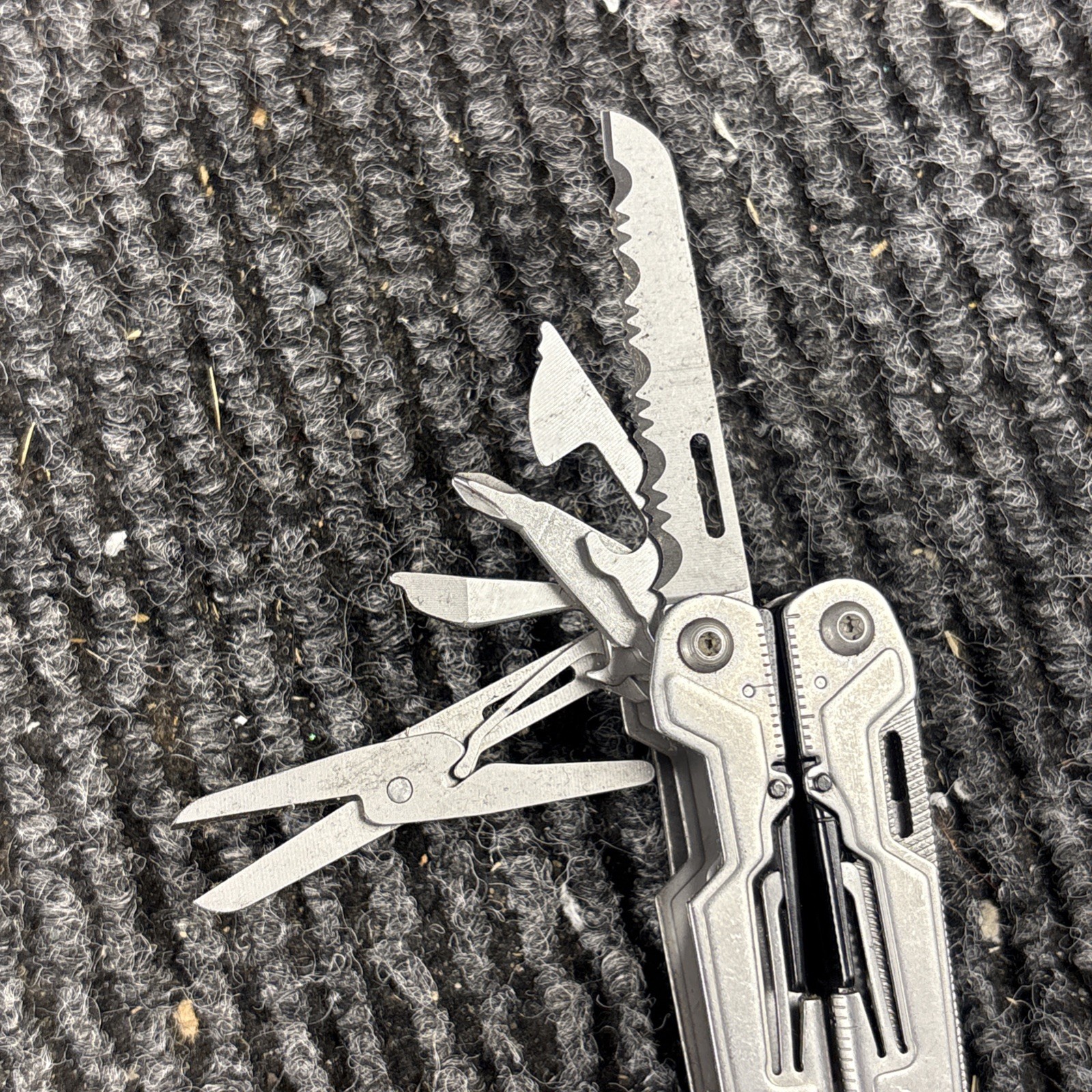 SOG POWER PINT MULTI TOOL PLIERS KNIFE SMALL (406)