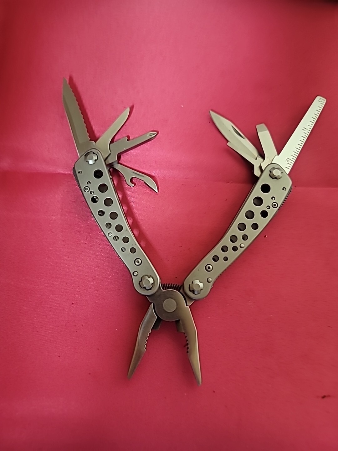 Winchester Multi Tool 10 Tools In 1 Excellent Condition 10 In 1 Mint Condition!