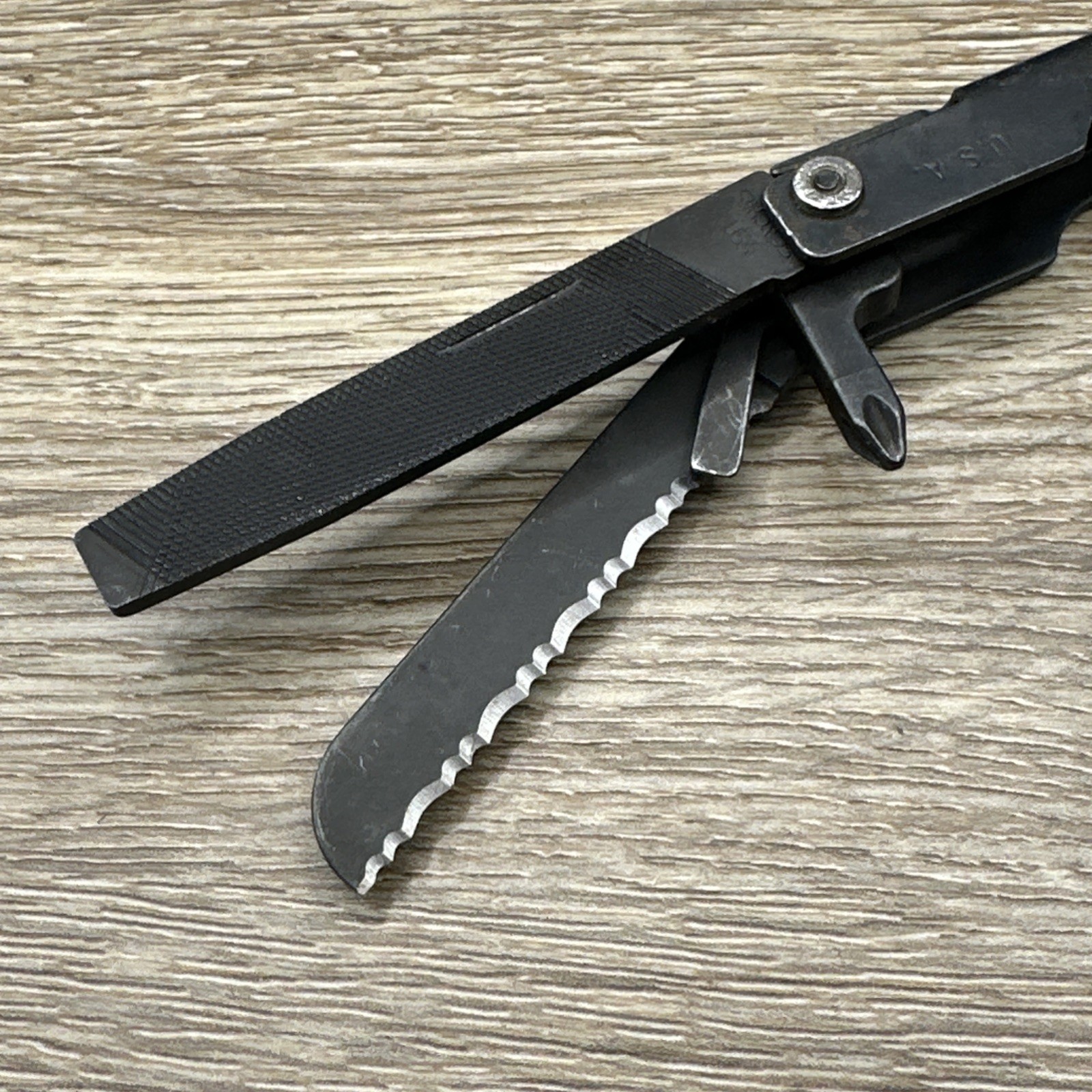 Gerber Diesel Multi-Plier Multi-Tool – Black Blunt Nose Pliers Tool