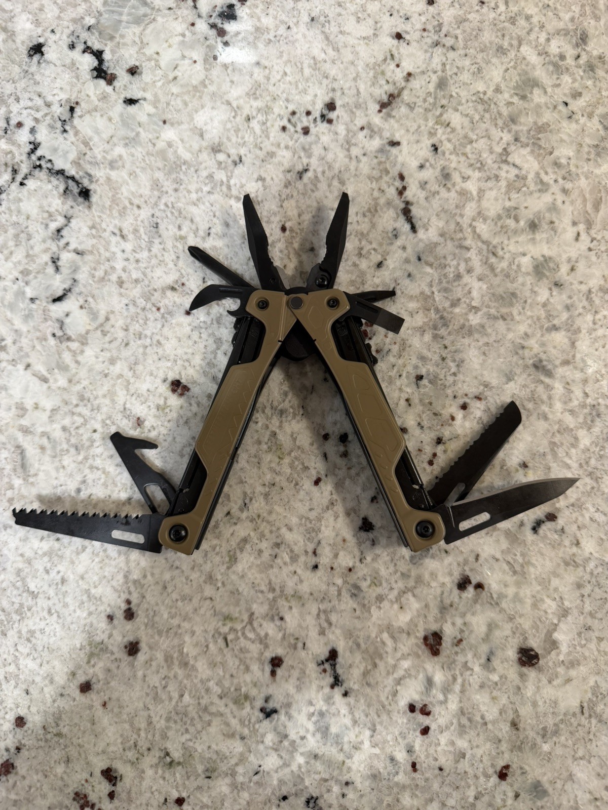 NEW Leatherman OHT Multi-Tool Knife – DISCONTINUED! COYOTE TAN! EXTRAS!!!