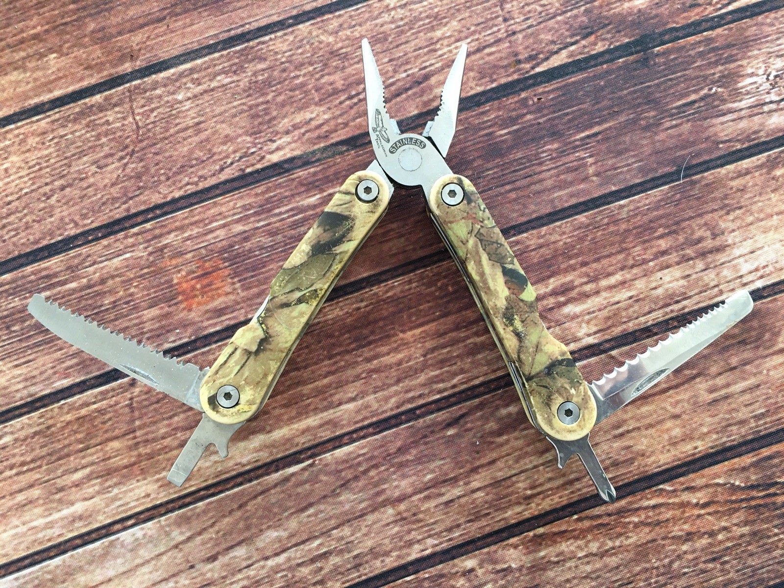Appalachian Trail Multi-Tool Knife Stainless Steel Camo