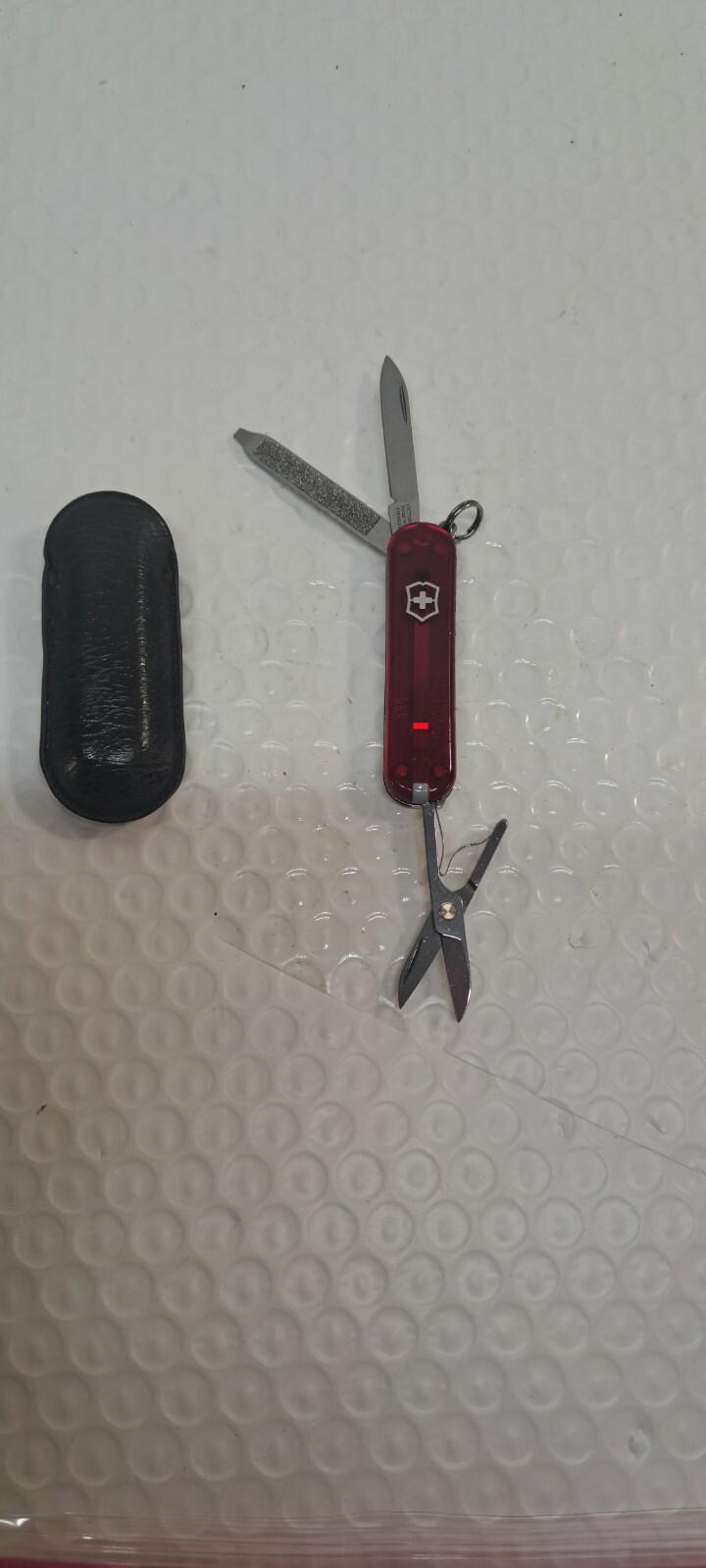 VICTORINOX CLASSIC SD 58MM SWISS ARMY KNIFE POCKET TRANSLUCENT red Darlene