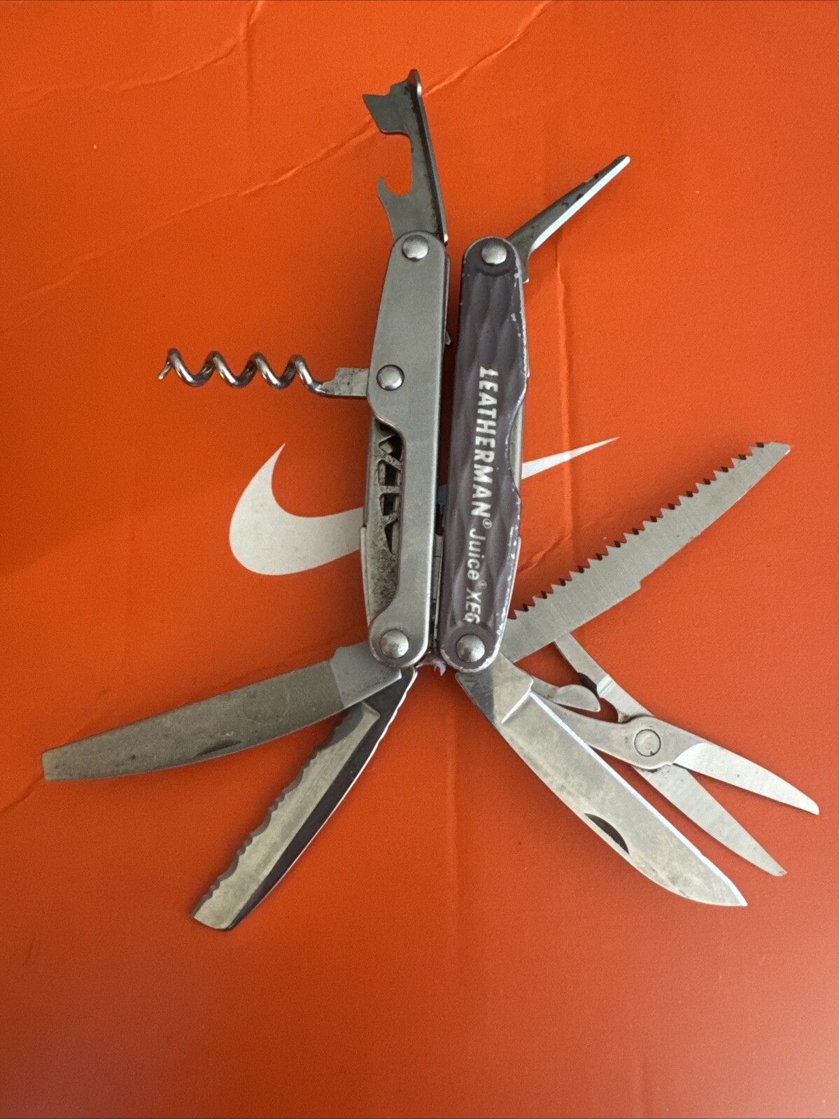 1 Leatherman Grey XE6 JUICE Multi Tool FISHING NICE LOT A15