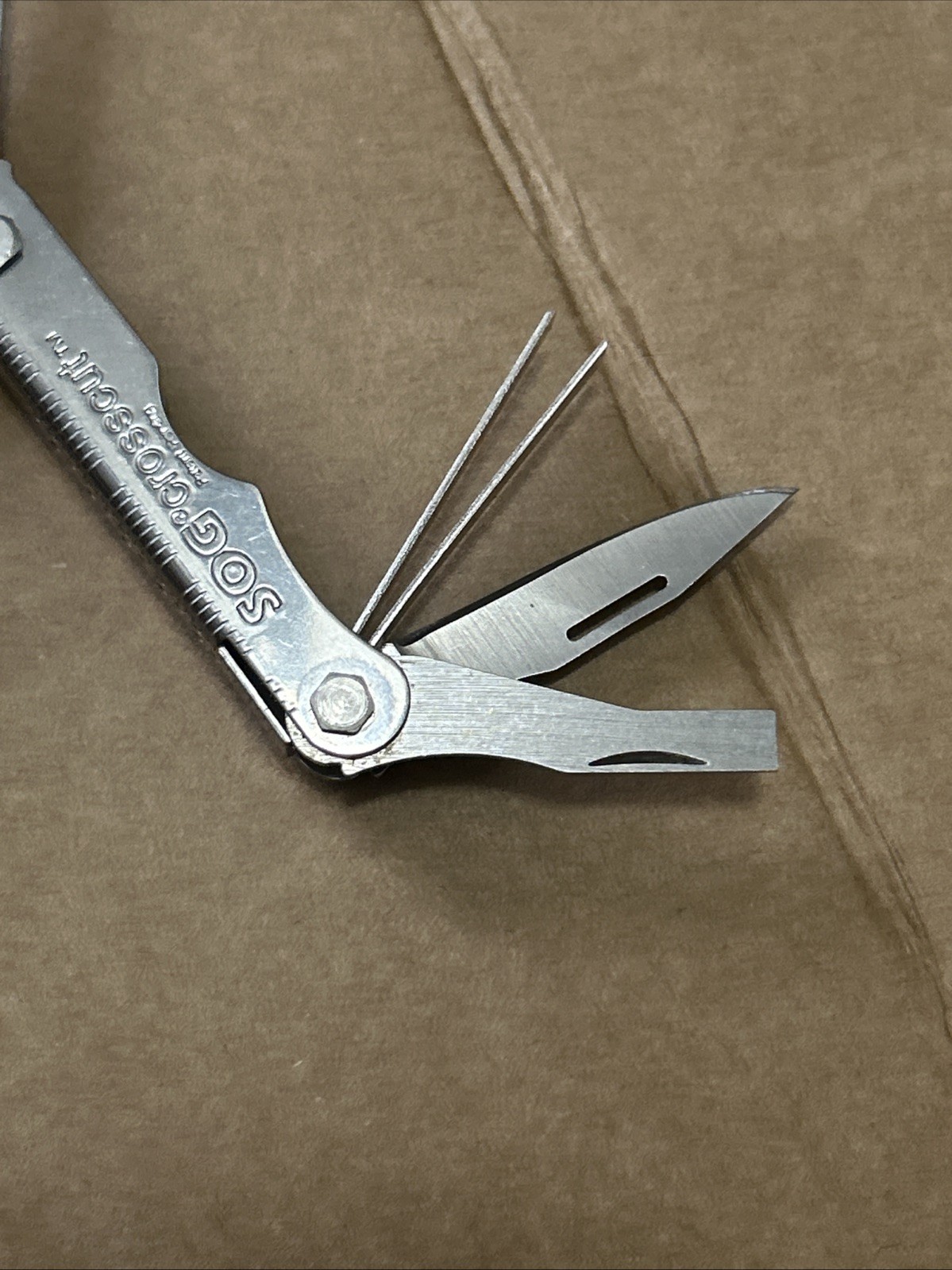SOG Crosscut Multi Tool Scissors Knife File Tweezer