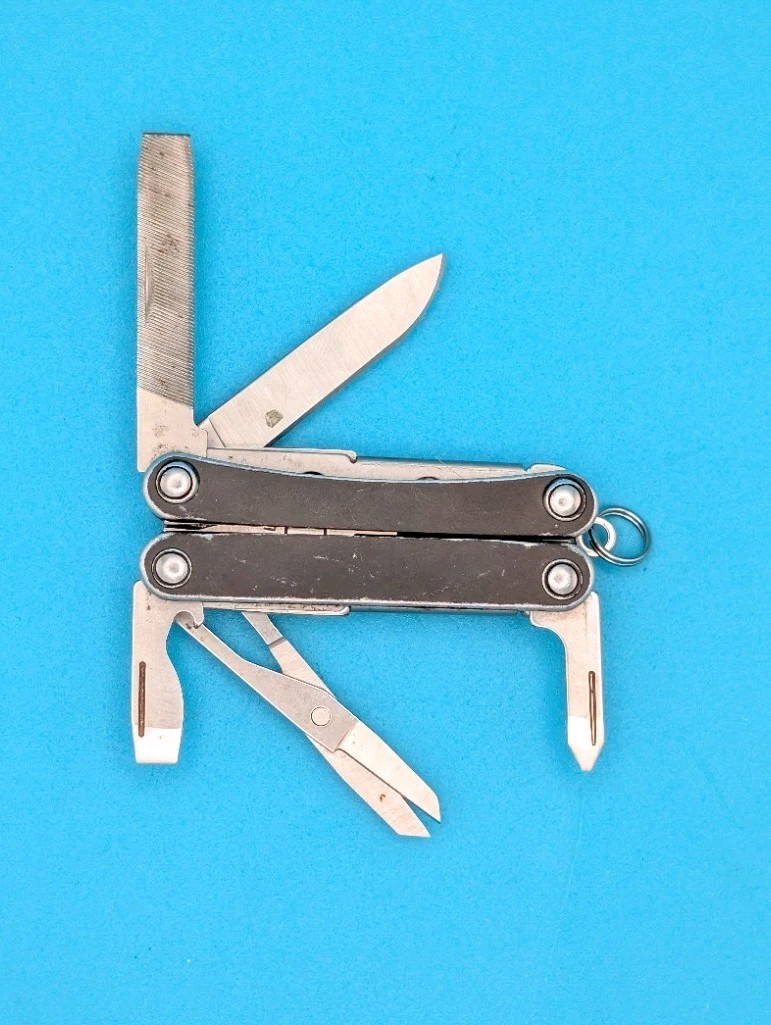 Leatherman SQUIRT PS4 Multi-Tool With Pliers Scissors Knife BLACK!