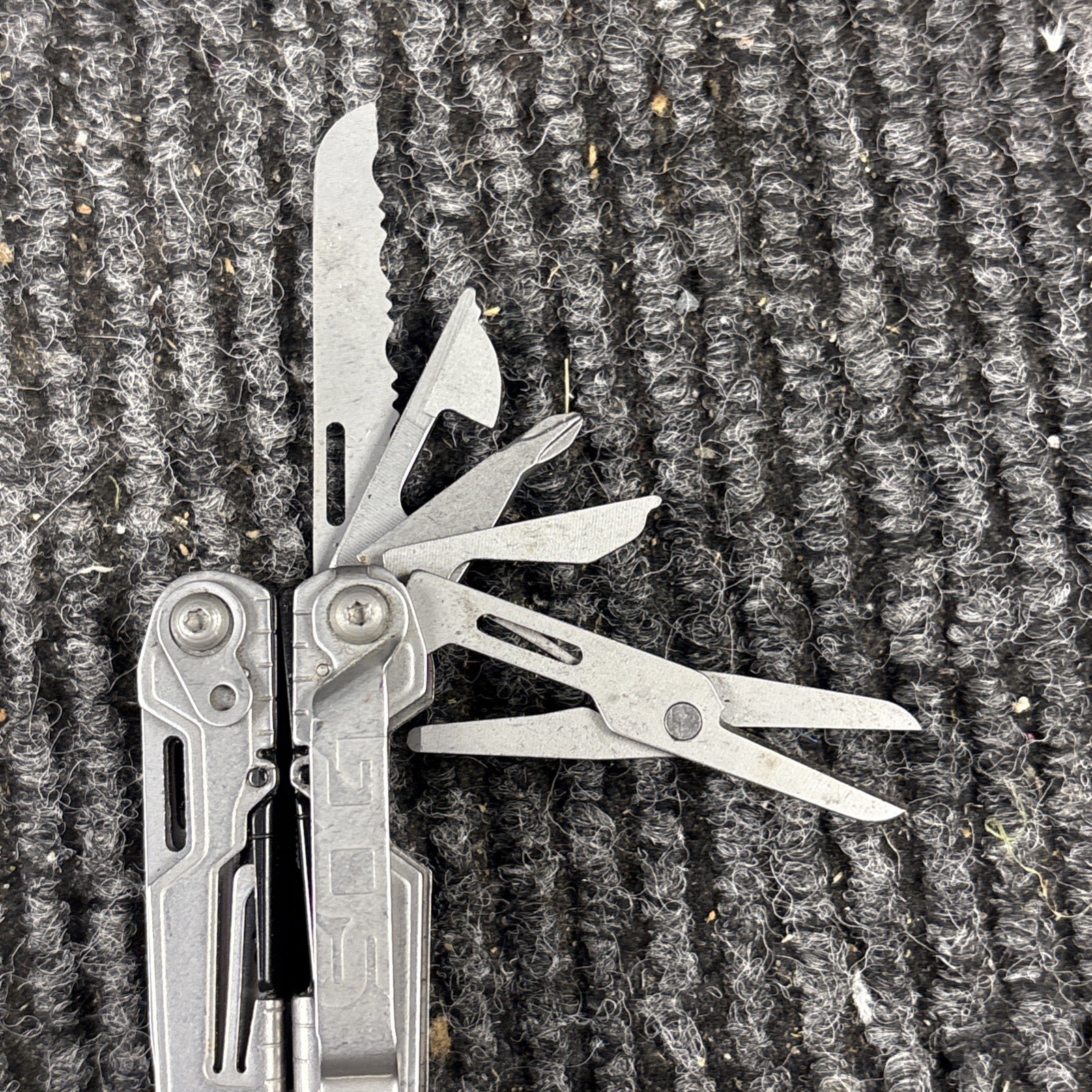 SOG POWER PINT MULTI TOOL PLIERS KNIFE SMALL (406)