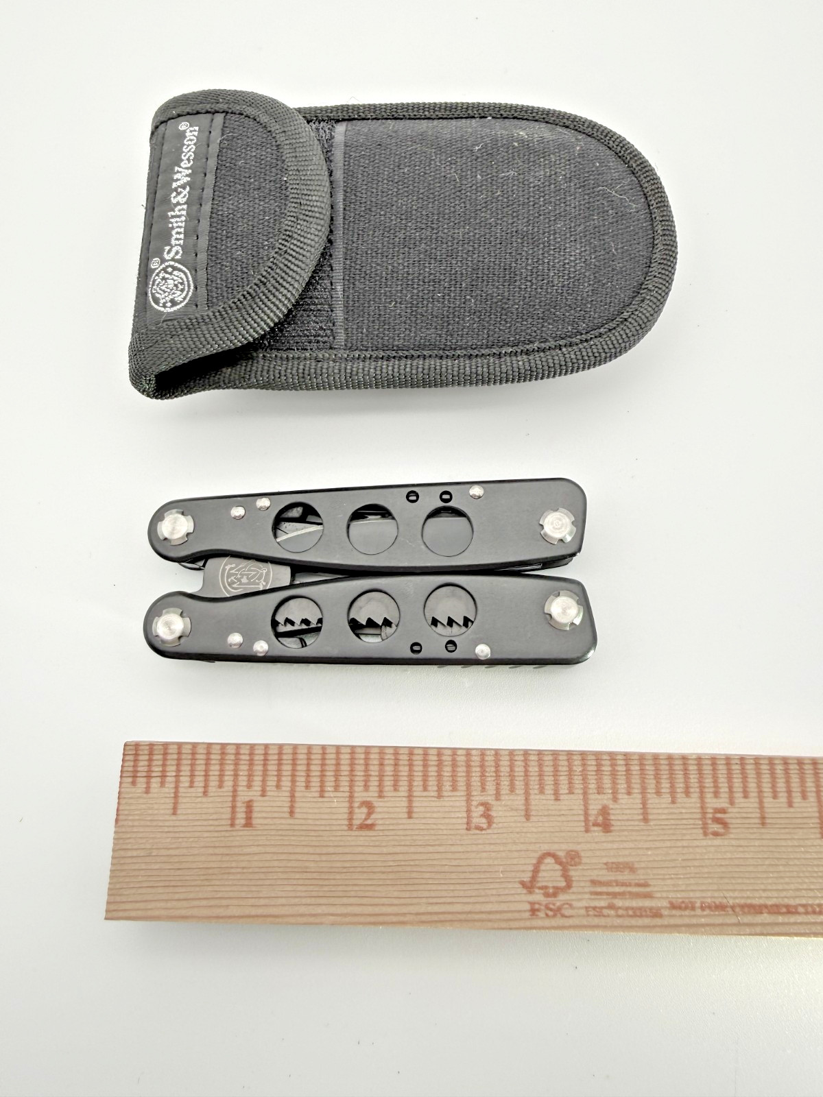 Smith & Wesson Folding Multi Tool Pliers Knife Saw Black Used