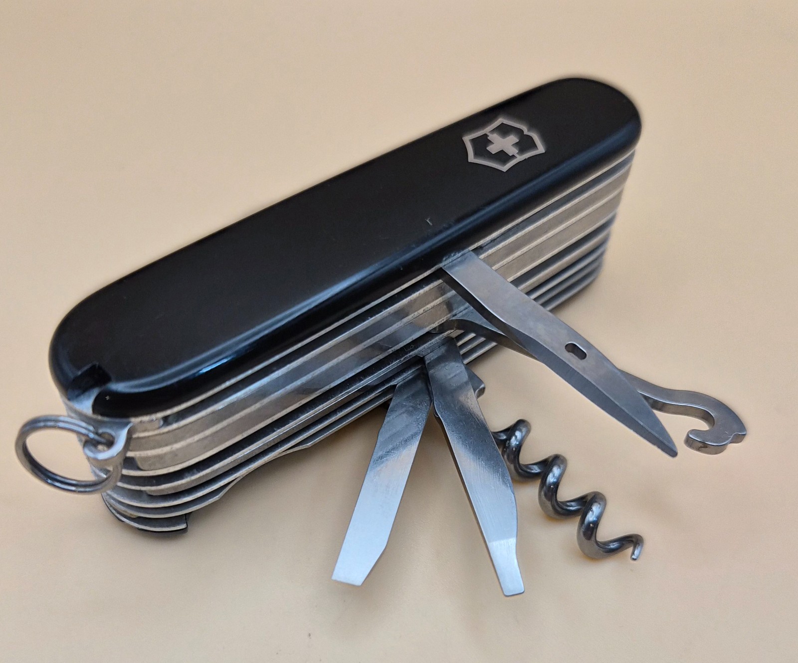 Victorinox SWISSCHAMP Swiss Army Knife – Good Condition (001)