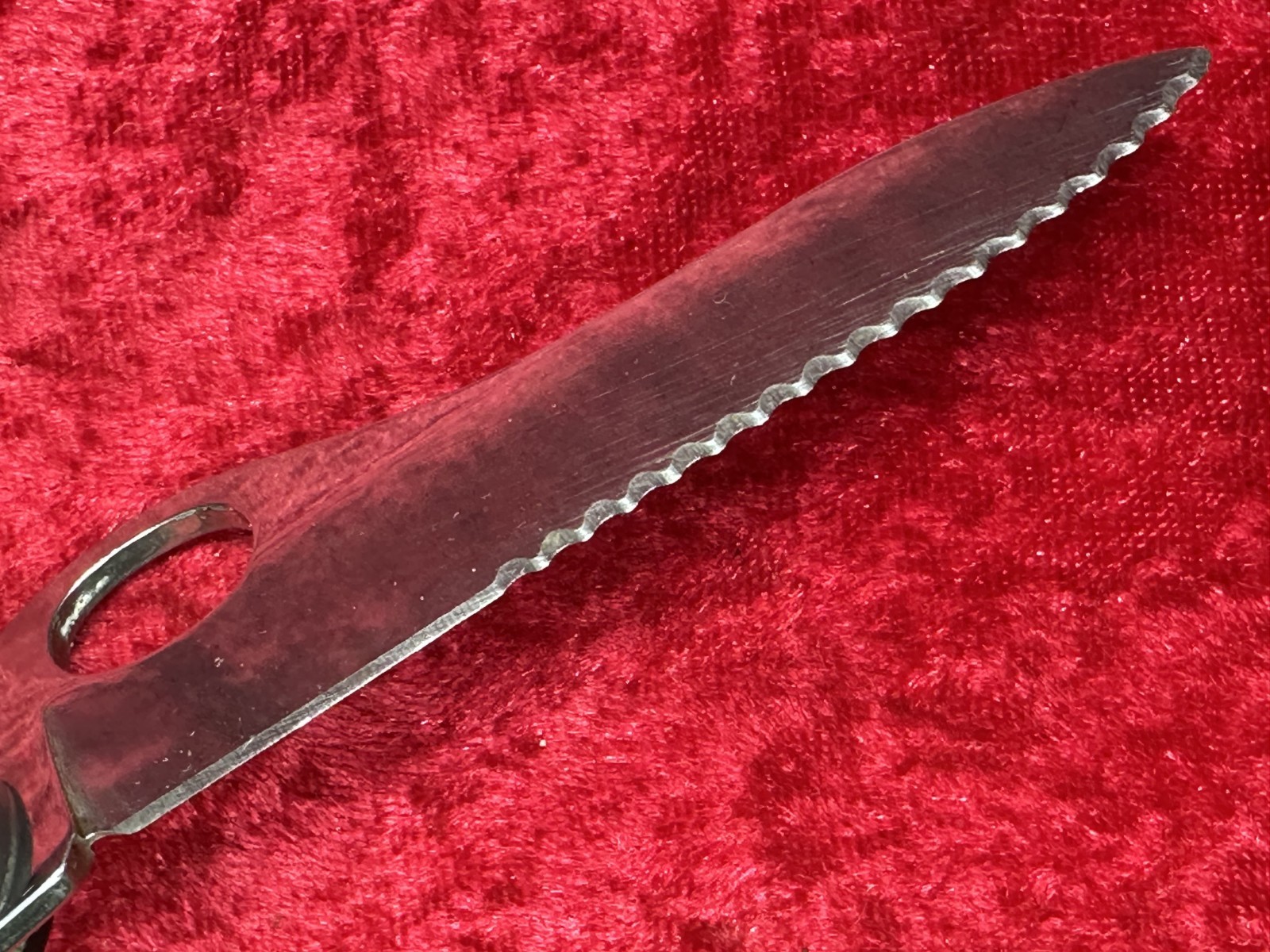 Victorinox Dual Pro Red/Black Large Swiss Army Knife 111mm 3 Layer 8 Tool (646)
