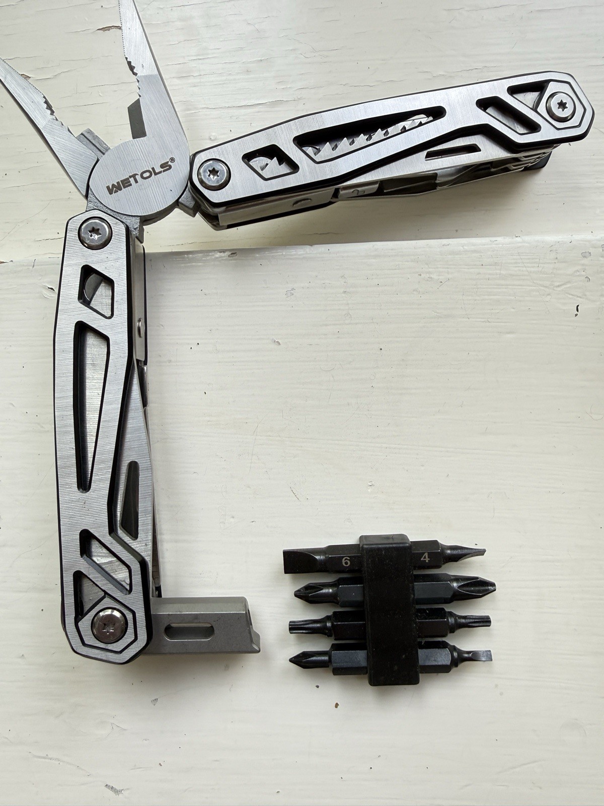 Wetols 21-in-1 Multi-Tool Pocket Knife with Pliers & Bit Set