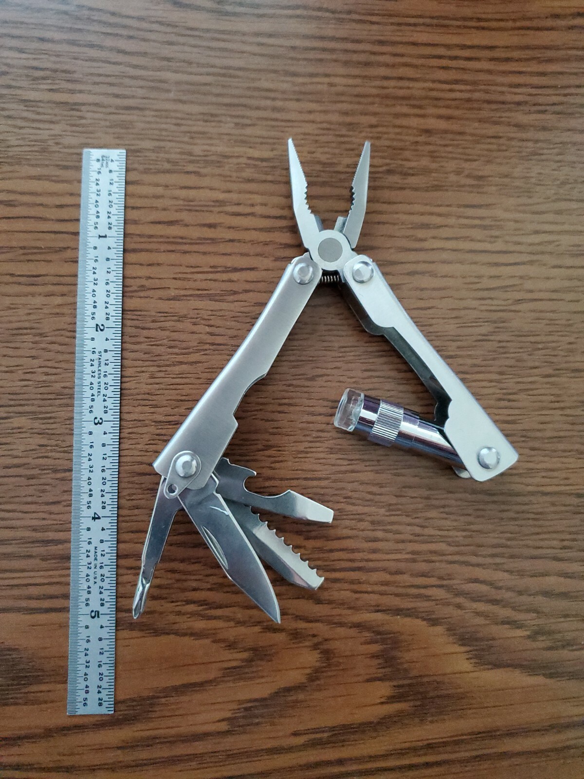 Small EDC multitool Xtralis branded
