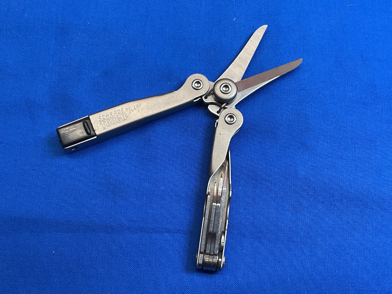 Schrade Chip ST2 Mini Multi-Tool Knife Scissors