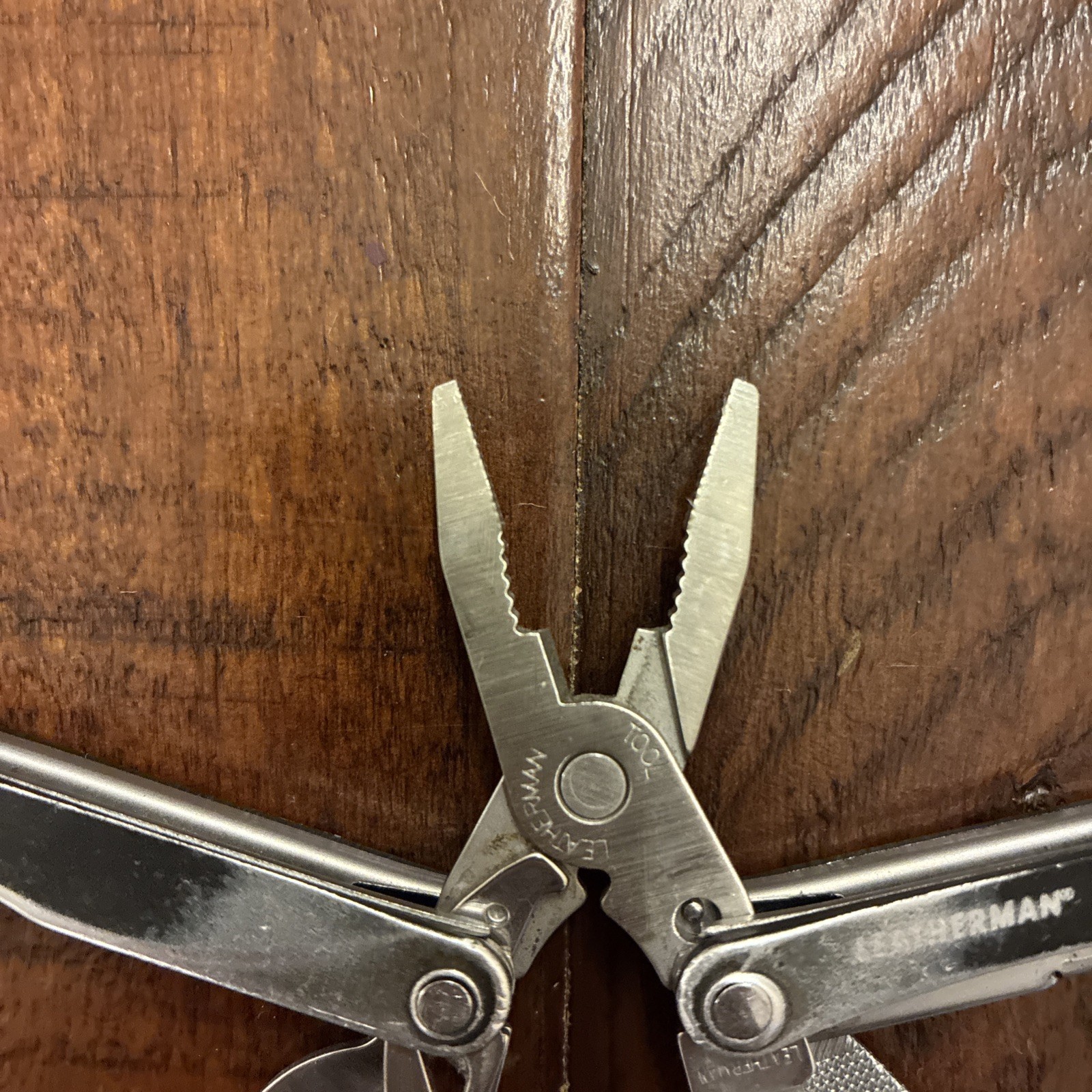 Leatherman SQUIRT PS4 Multi-Tool With Pliers Scissors Knife – Read Description
