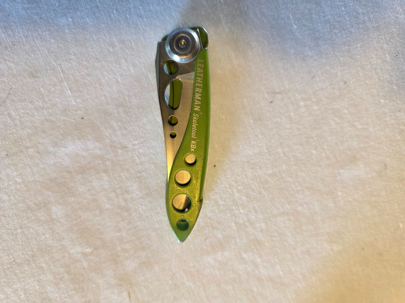 MT2601-024 – Leatherman Skeletool Multi-Tool + Case Free Shipping Used