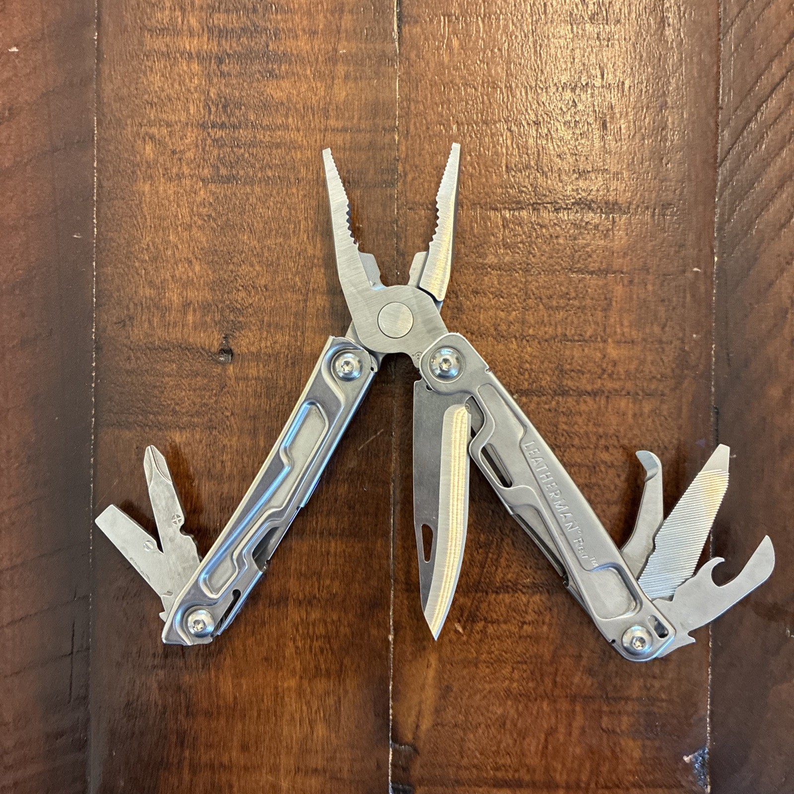 Leatherman Rev Multi-Tool “Nucor Decatur” – Nice!