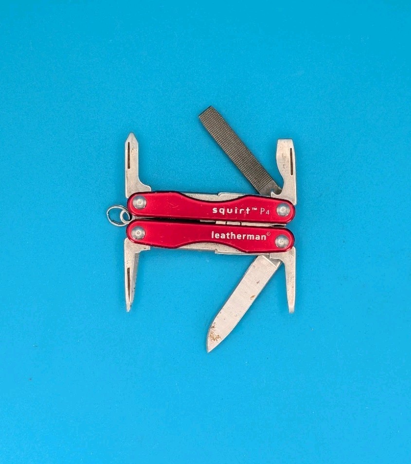 Leatherman Squirt P4 Multi-Tool, Key Ring, Retired, RED! *DPR*