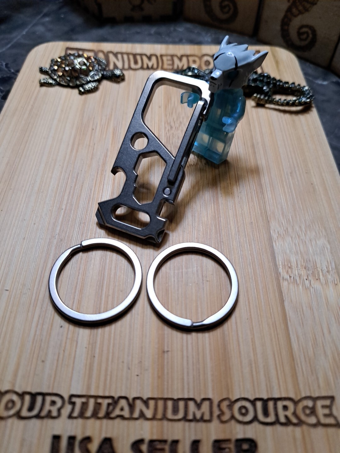 EDC TITANIUM CARABINER MULTI-TOOL