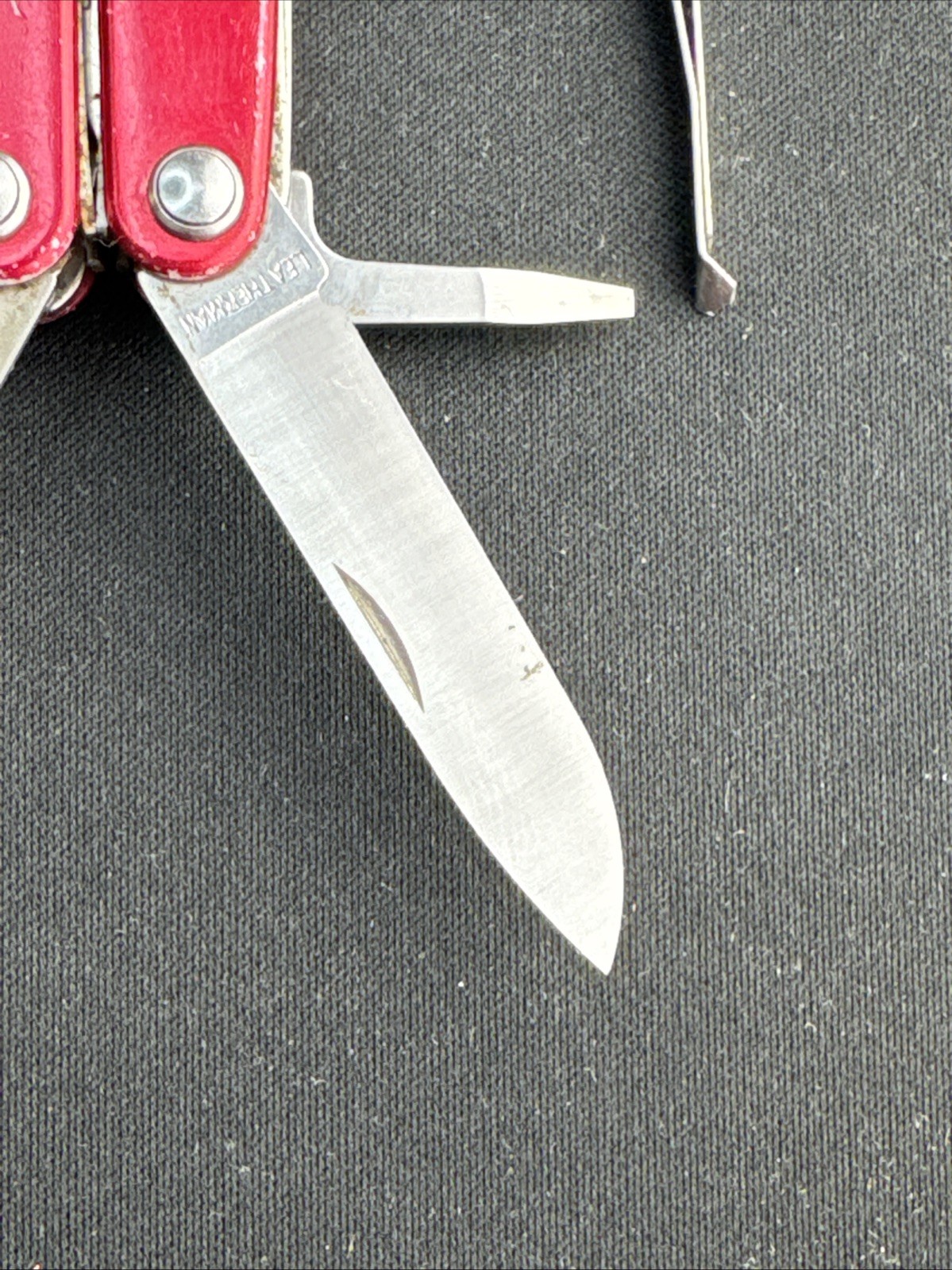 Leatherman Squirt E4 Multi-Tool w/Wire Strippers Radioshack 34042