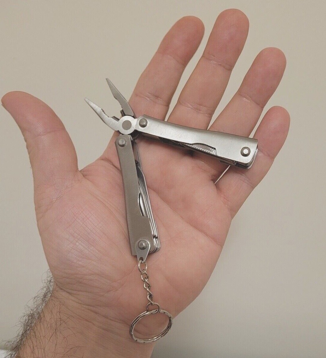 10 in 1 Survival Pocket Multi Tools Kit Outdoor Sports Fishing Hiking Hunting
